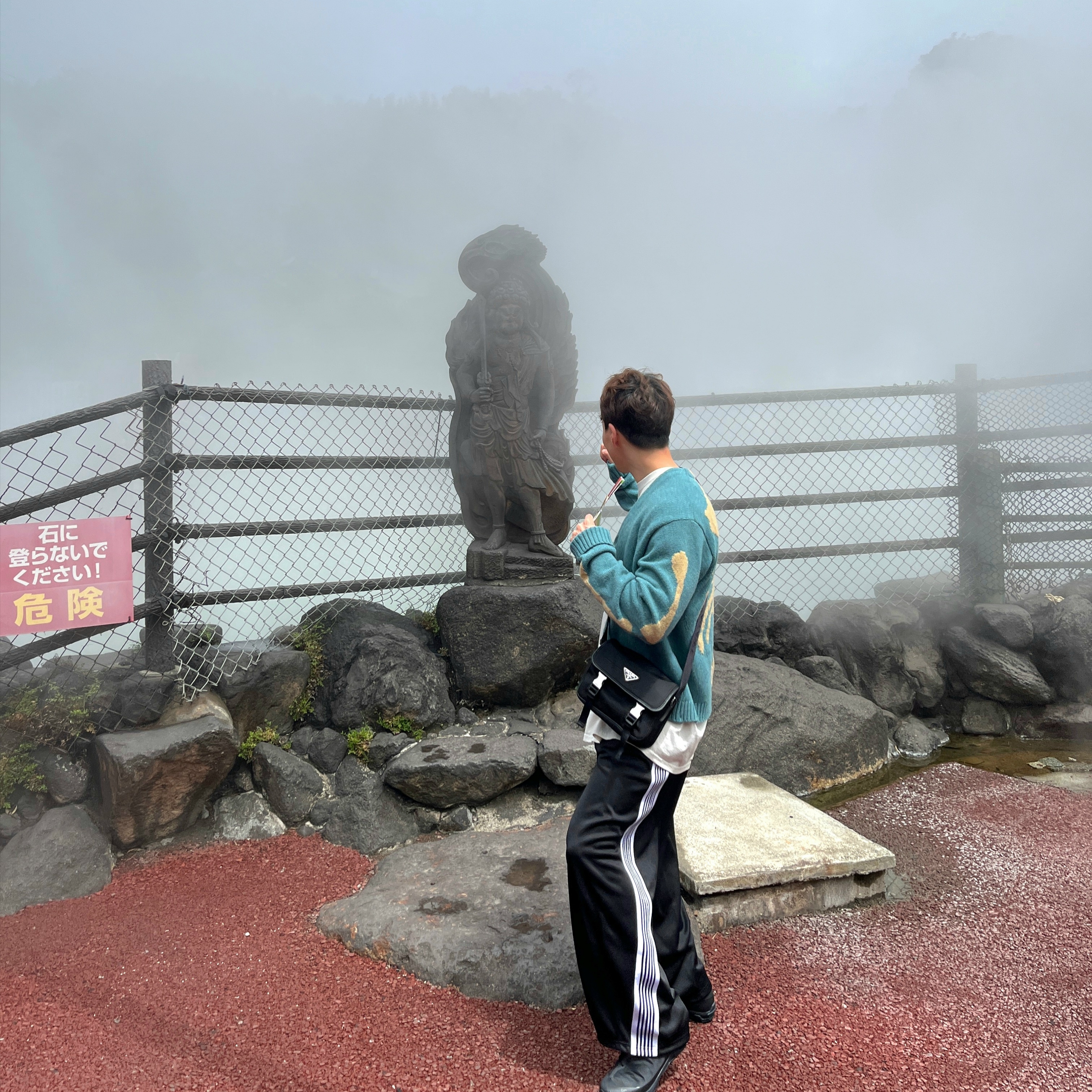 On Running x Post Archive Faction (Paf) Cloudventure Peak All Black, Kapital 5G Wool Bone Short Cardigan Saxophone 착용 스타일 - 3