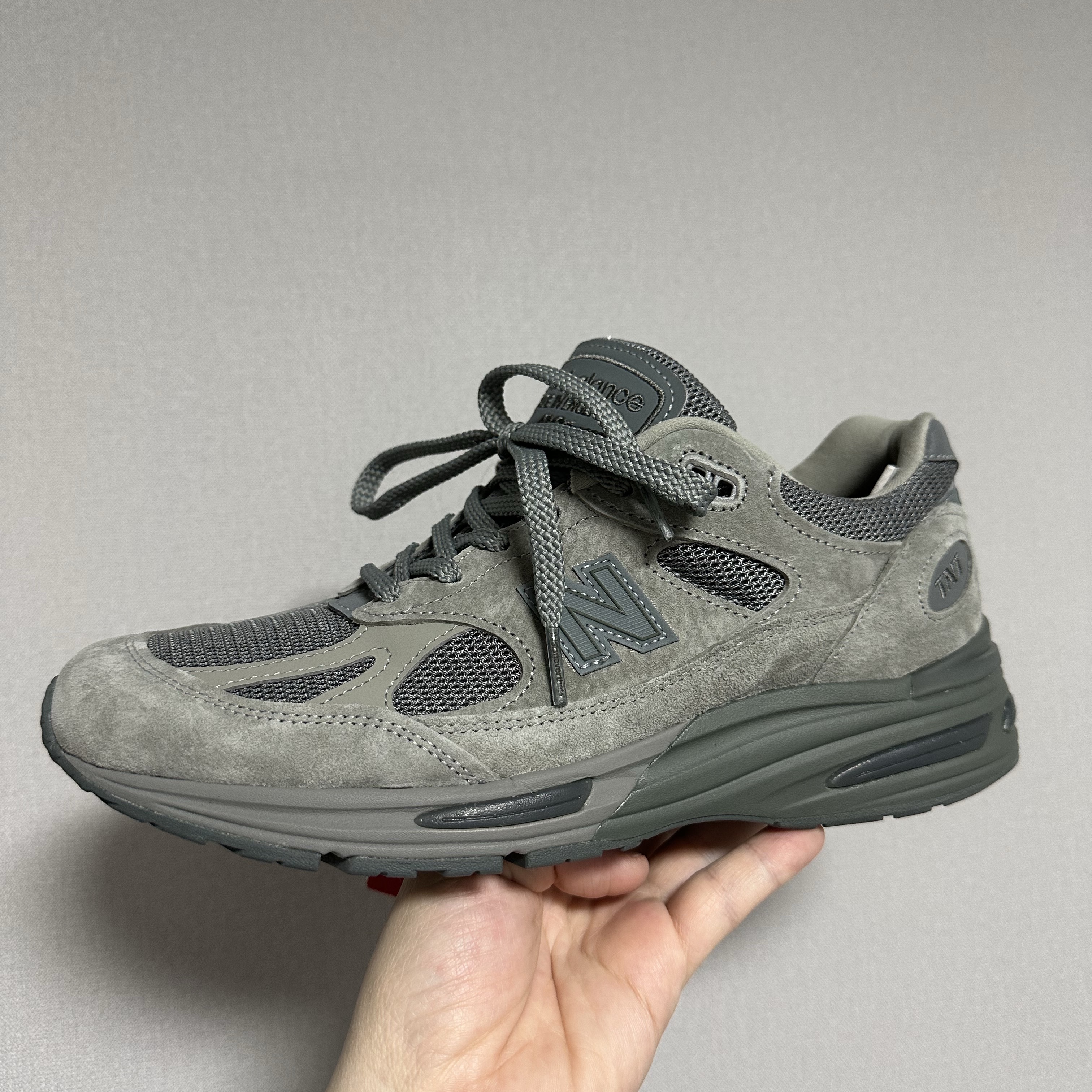 New Balance x Thisisneverthat 991v2 Made in UK Grey 착용 스타일 - 1