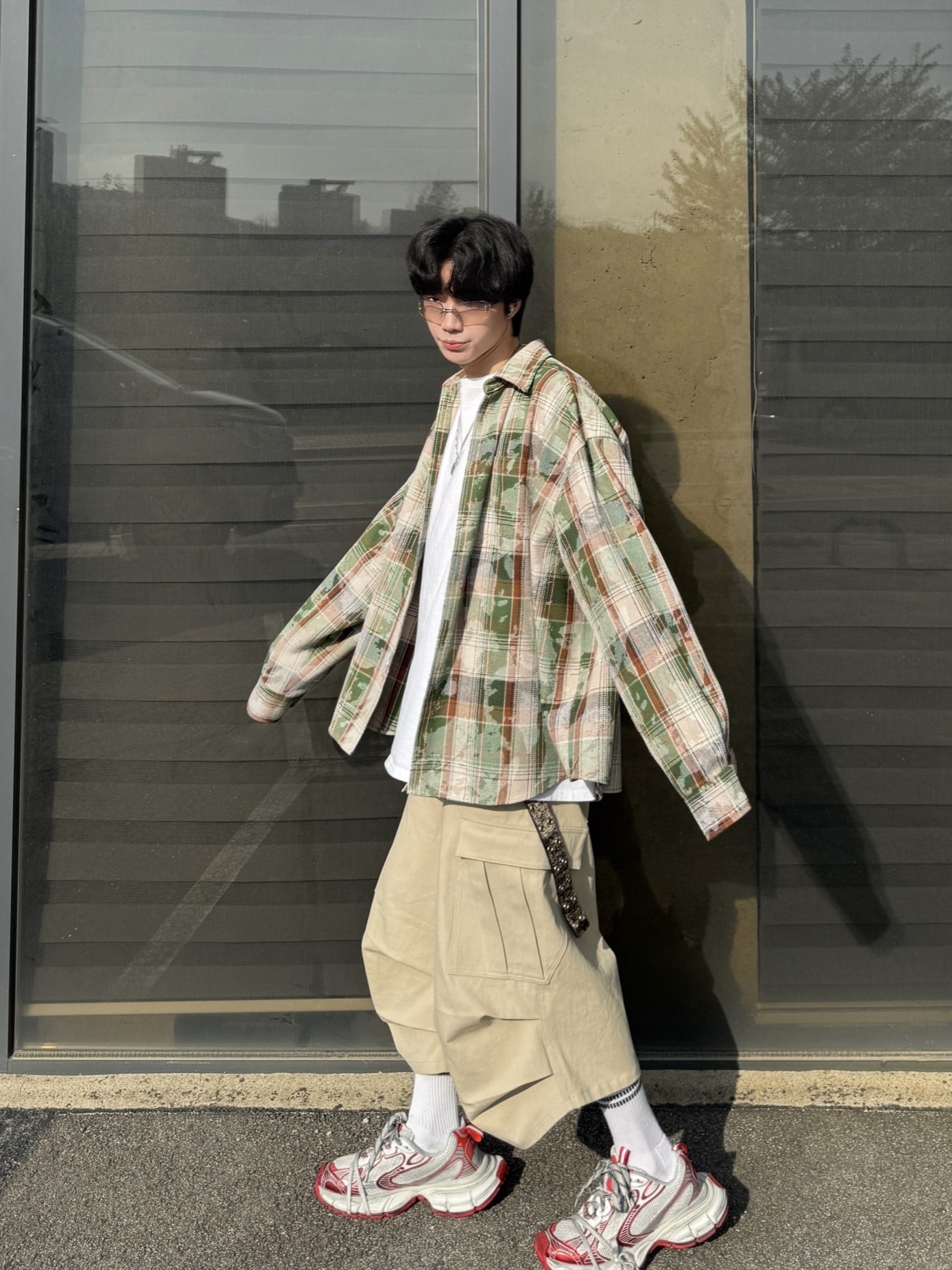Balenciaga 3XL Sneakers White Red, MJD Oversized Check Shirt Vintage Green 착용 스타일 - 7