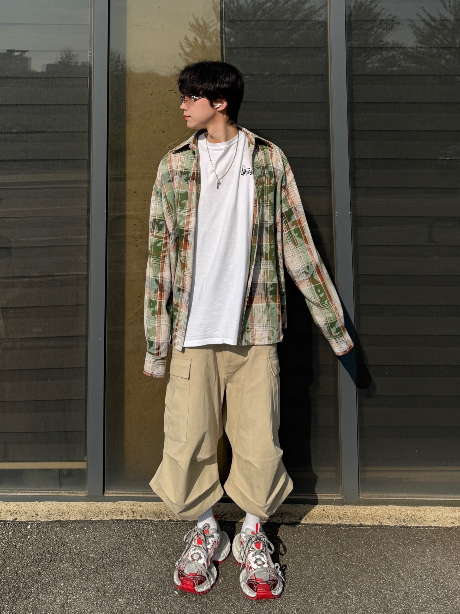 Balenciaga 3XL Sneakers White Red, MJD Oversized Check Shirt Vintage Green 착용 스타일 - 1