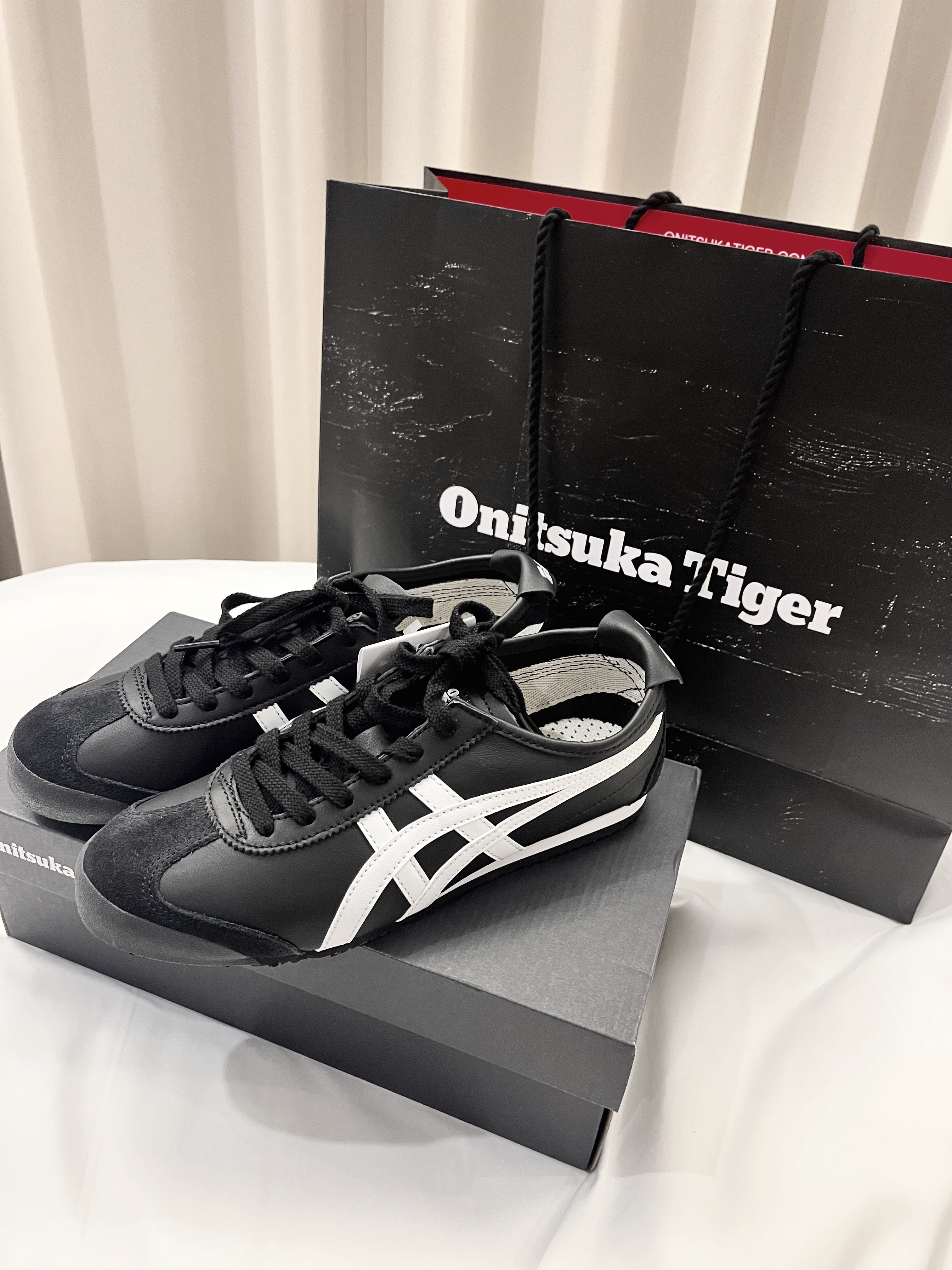 Onitsuka Tiger Mexico 66 Black White 착용 스타일 - 2