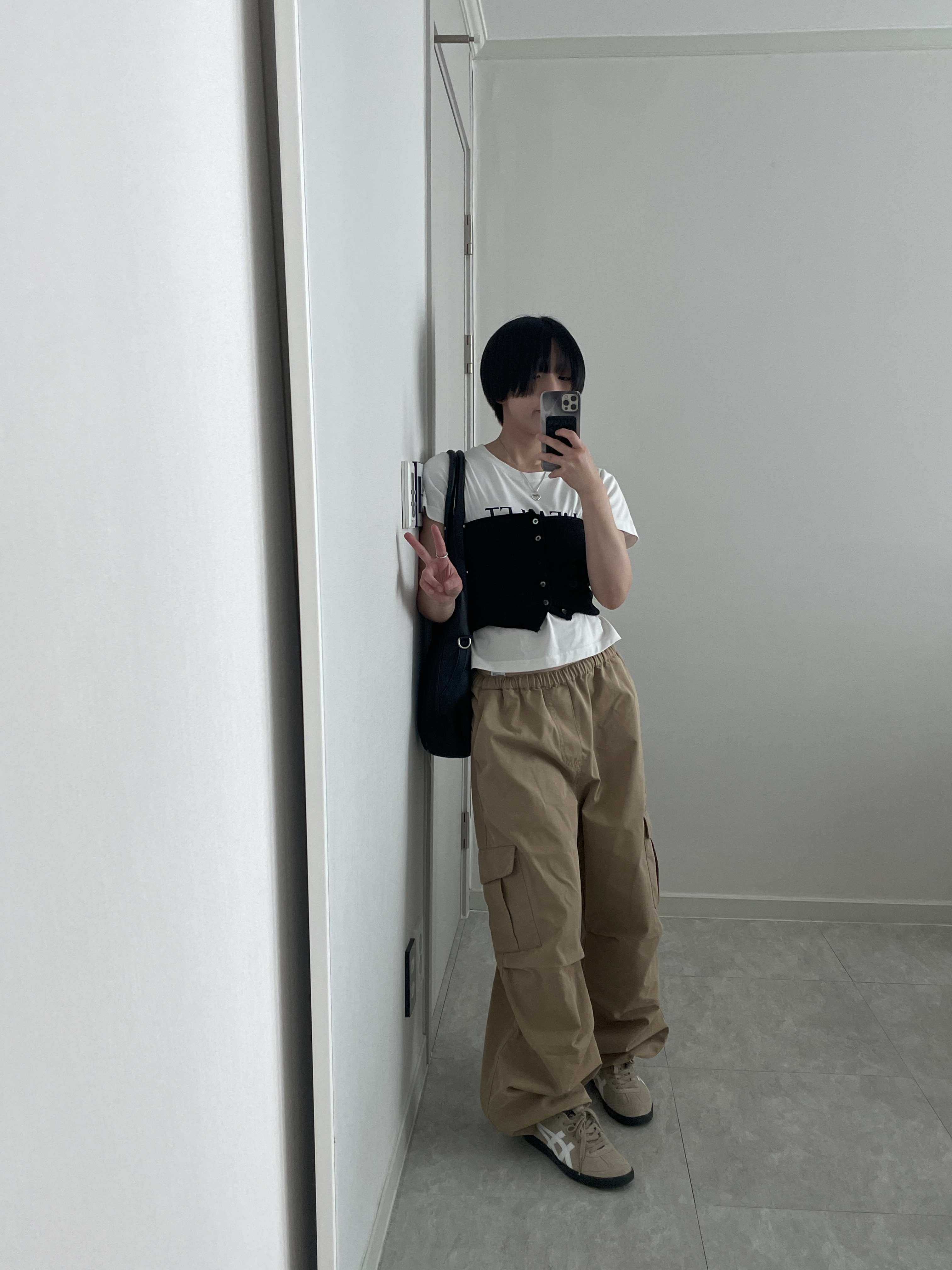 Onitsuka Tiger Tokuten Beige 착용 스타일