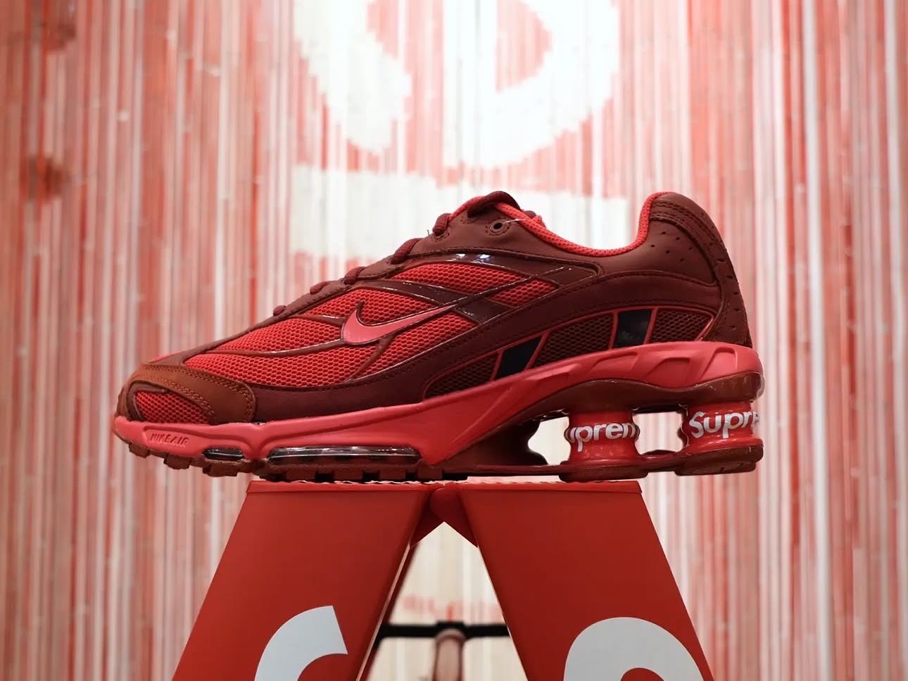Nike x Supreme Shox Ride 2 SP Red 착용 스타일