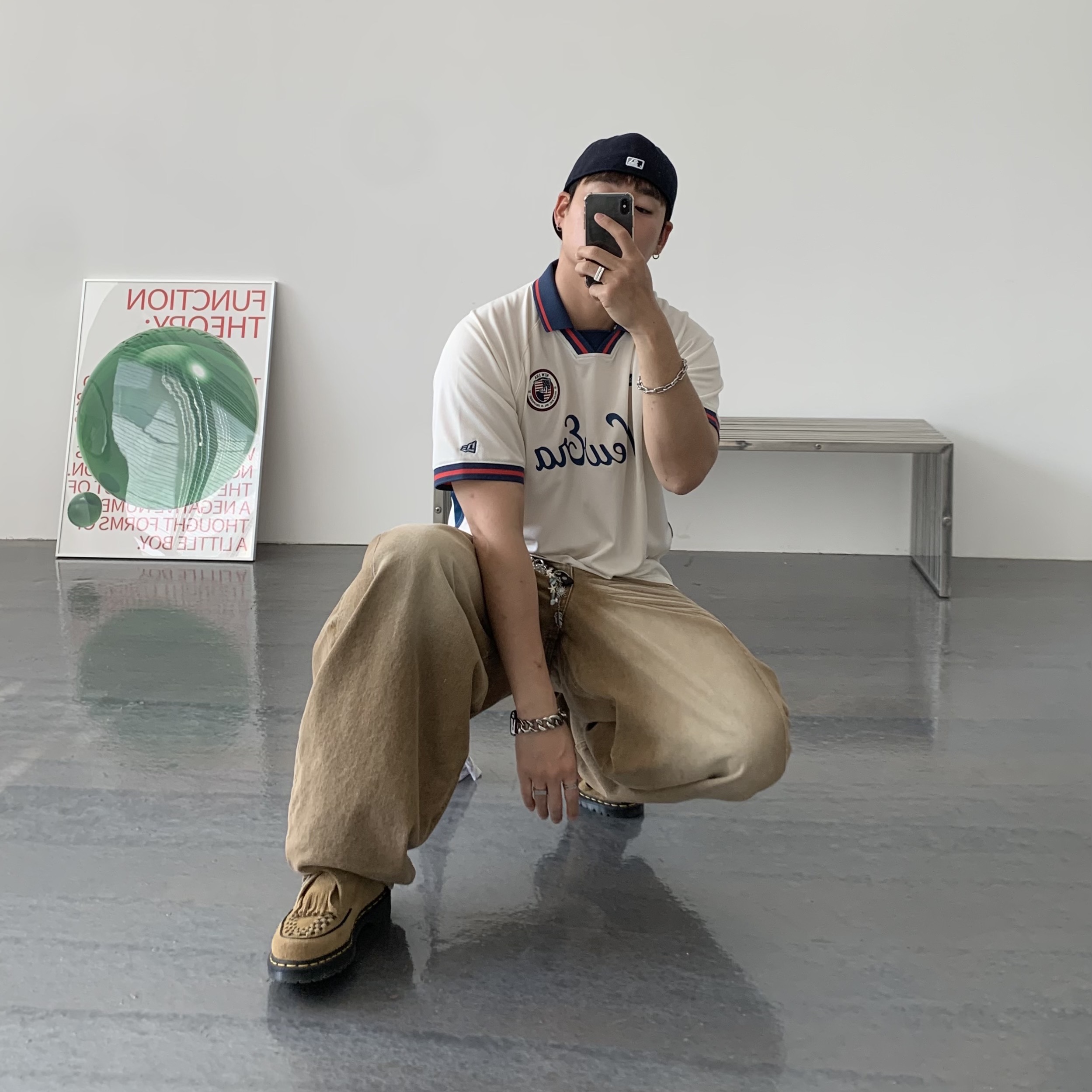 Dr. Martens Ramsey Suede Kiltie Buckle Creepers Savannah Tan, New Era 59Fifty MLB Authentic New York Yankees Game Navy 착용 스타일 - 1