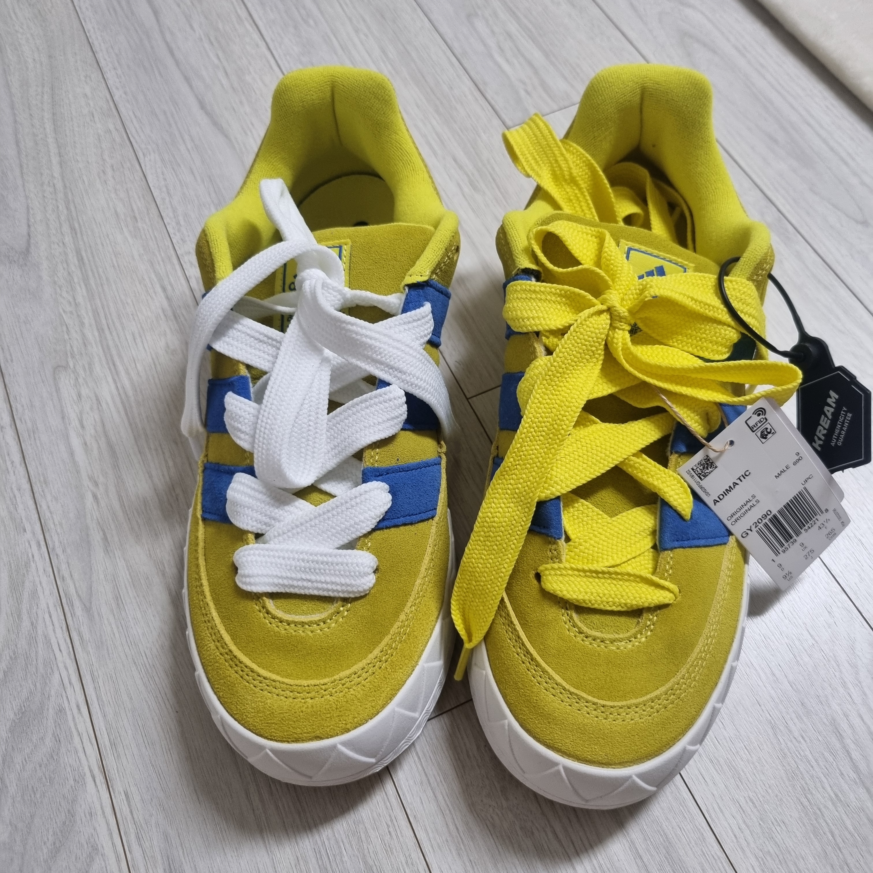 Adidas Adimatic Bright Yellow Blue 착용 스타일