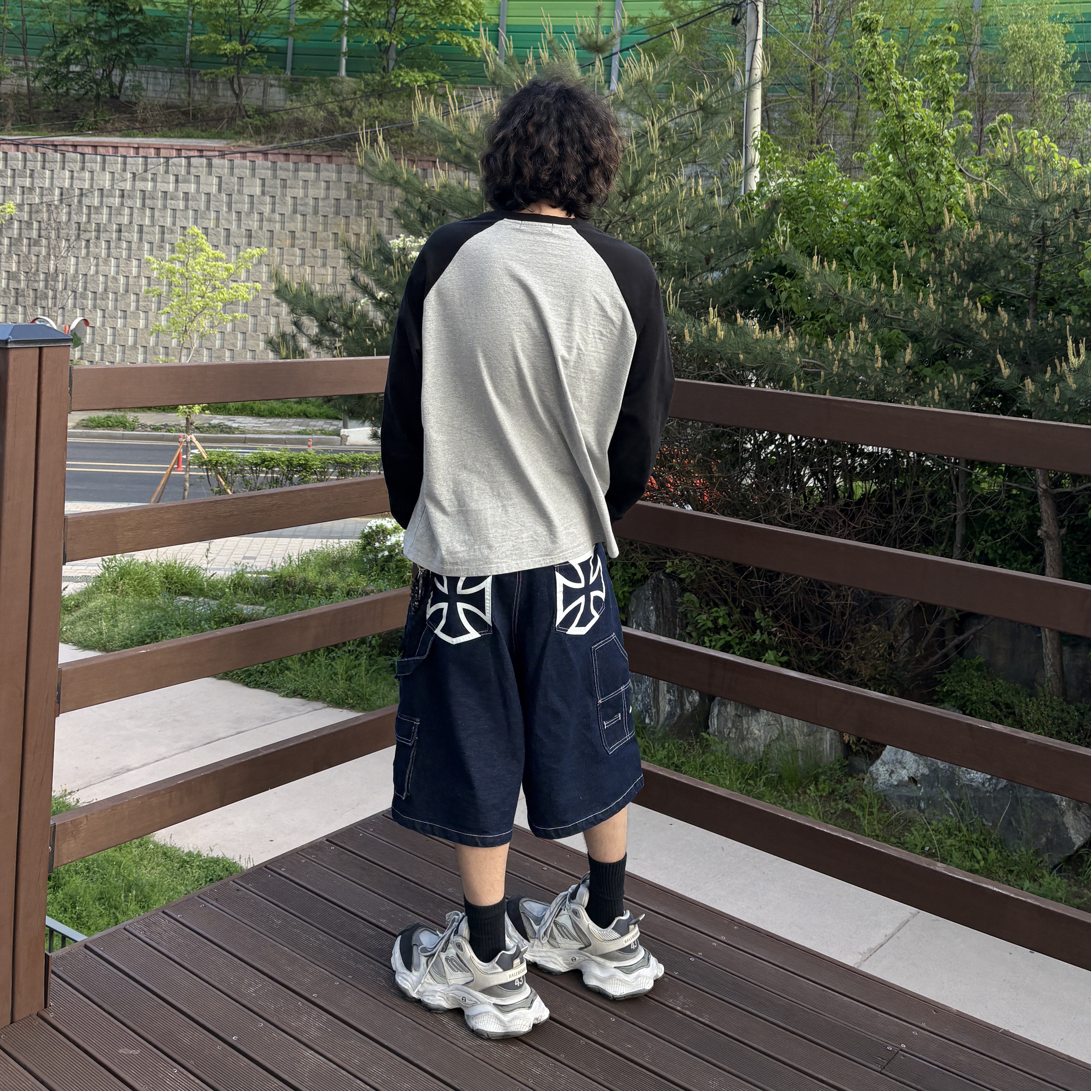 Flavorism Carpenter Bermuda Denim Pants Indigo 착용 스타일 - 2