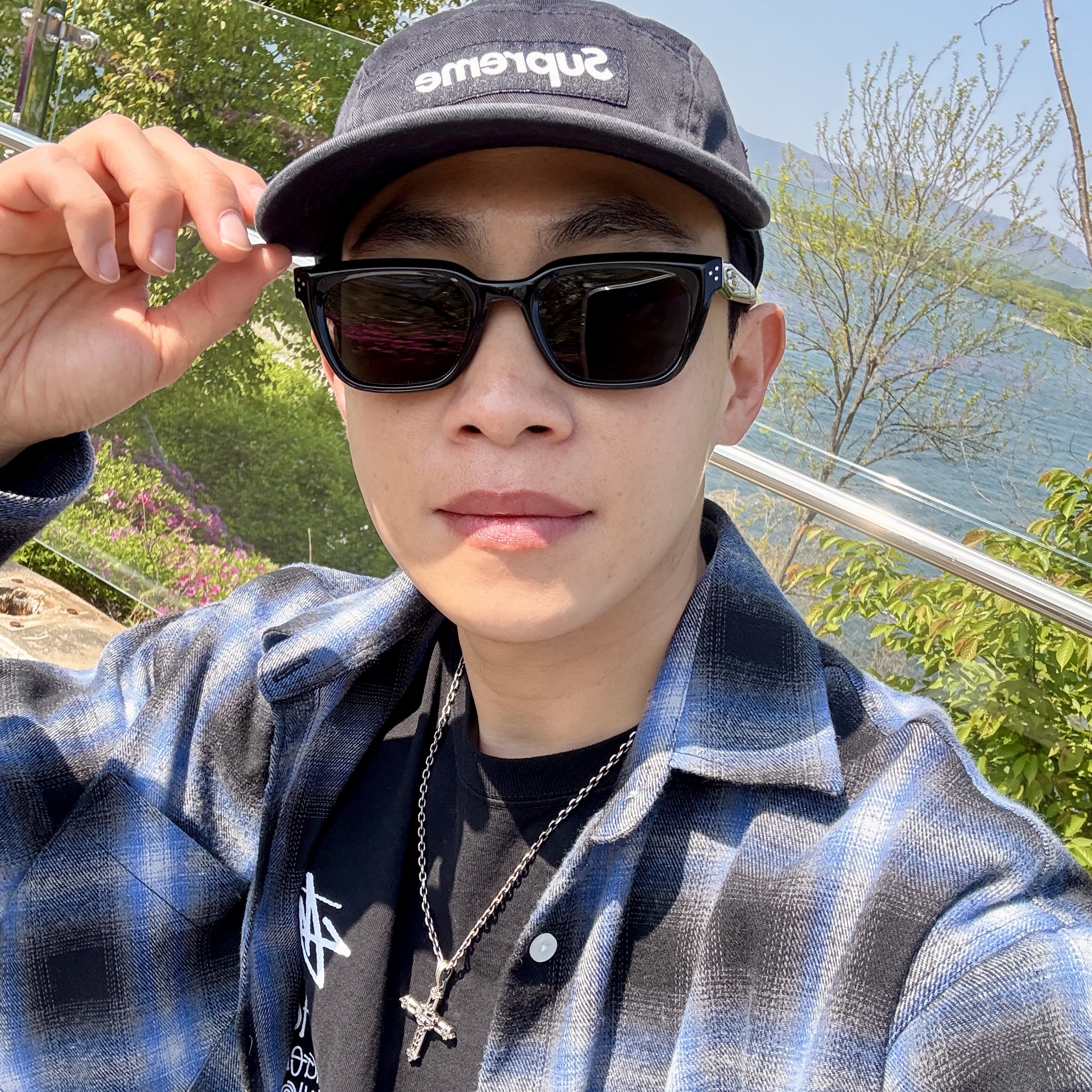 Supreme Washed Chino Twill Camp Cap Black - 24SS, Gentle Monster Hovo 01 Black 착용 스타일
