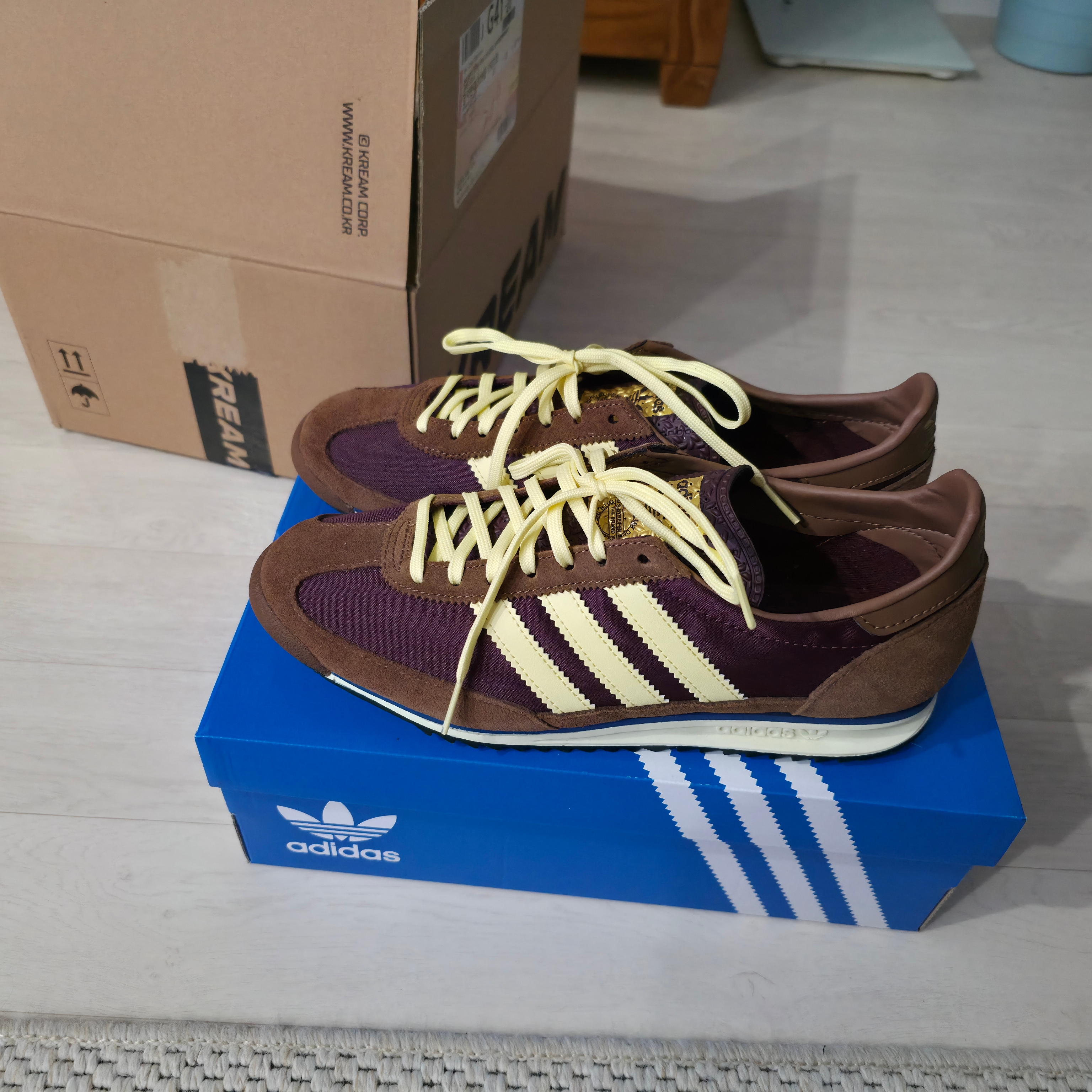 (W) Adidas SL 72 OG Maroon Almost Yellow 착용 스타일