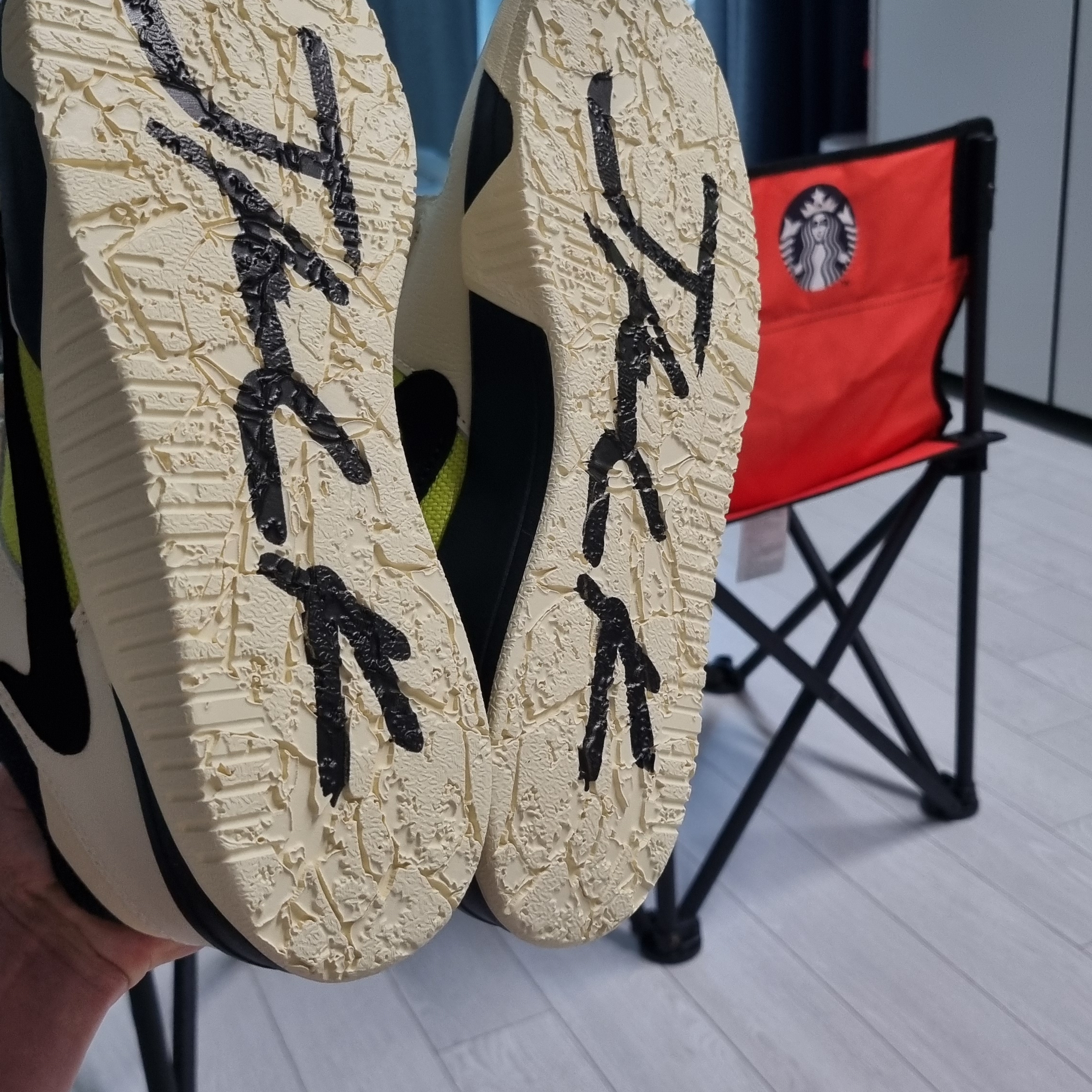 Jordan x Travis Scott Jumpman Jack TR Bright Cactus 착용 스타일 - 5