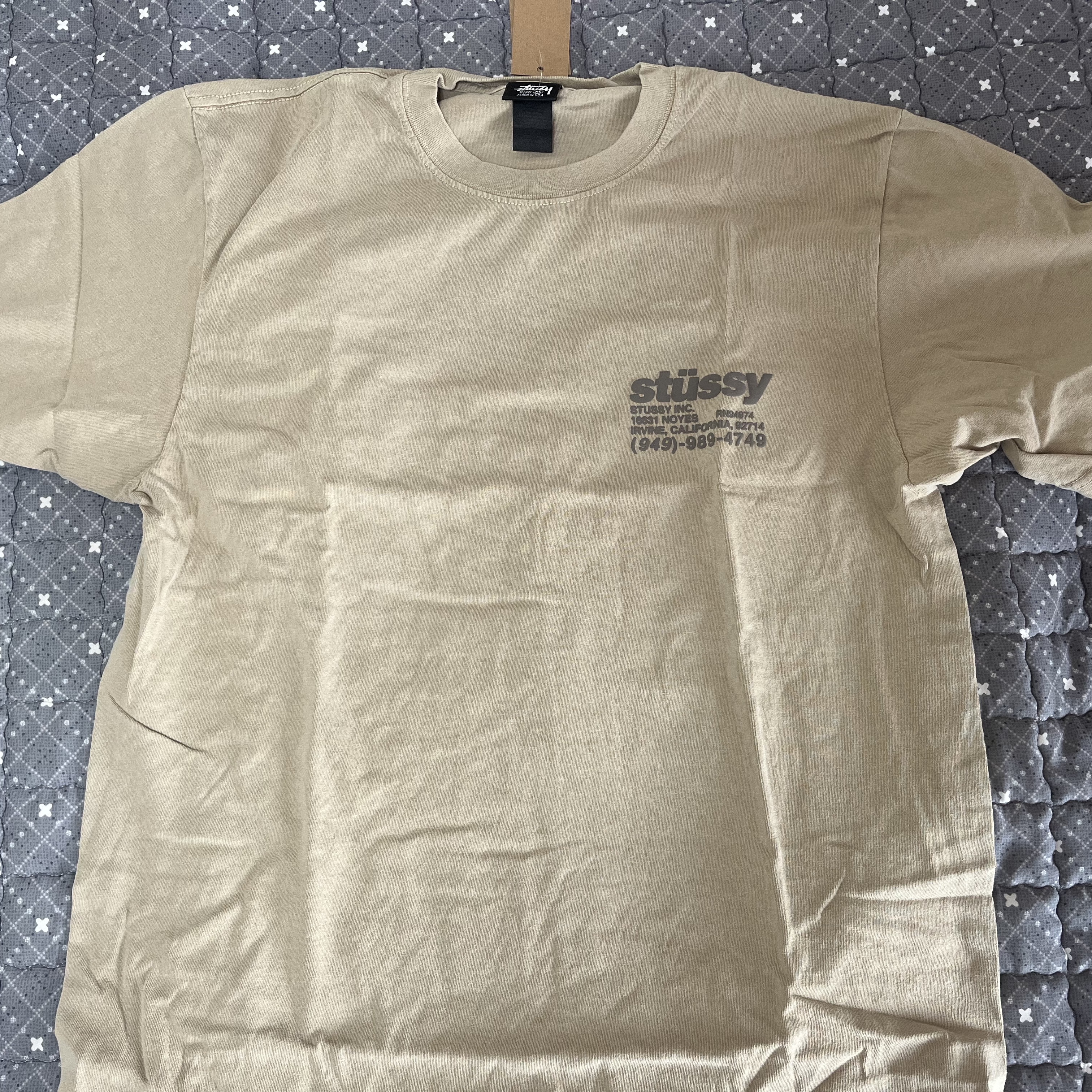 Stussy DNA Pigment Dyed T-Shirt Khaki, Stussy DNA Pigment Dyed T-Shirt Natural 착용 스타일 - 1
