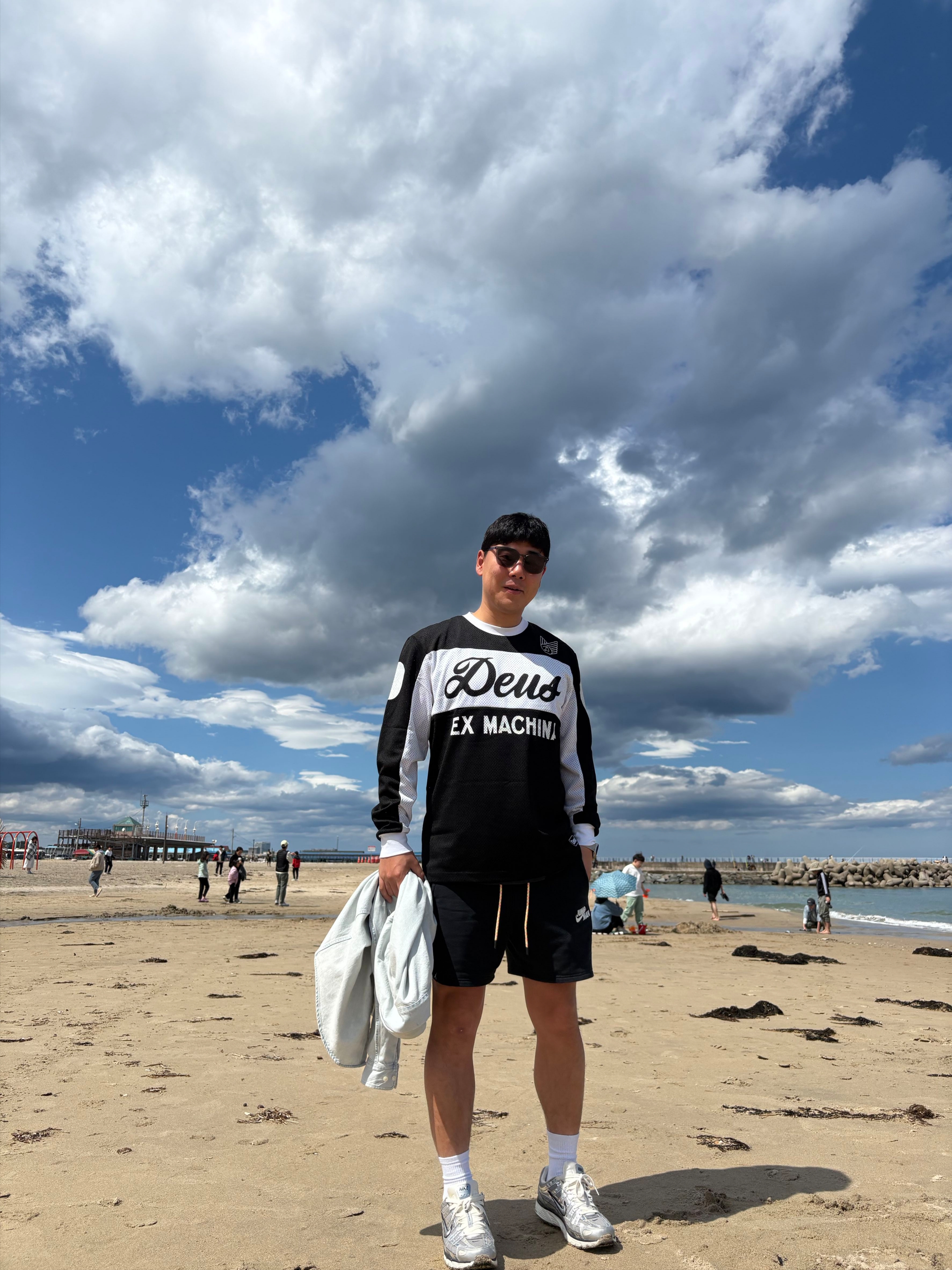 Deus Ex Machina Saber Moto Jersey Black, Nike P-6000 Metallic Silver 착용 스타일