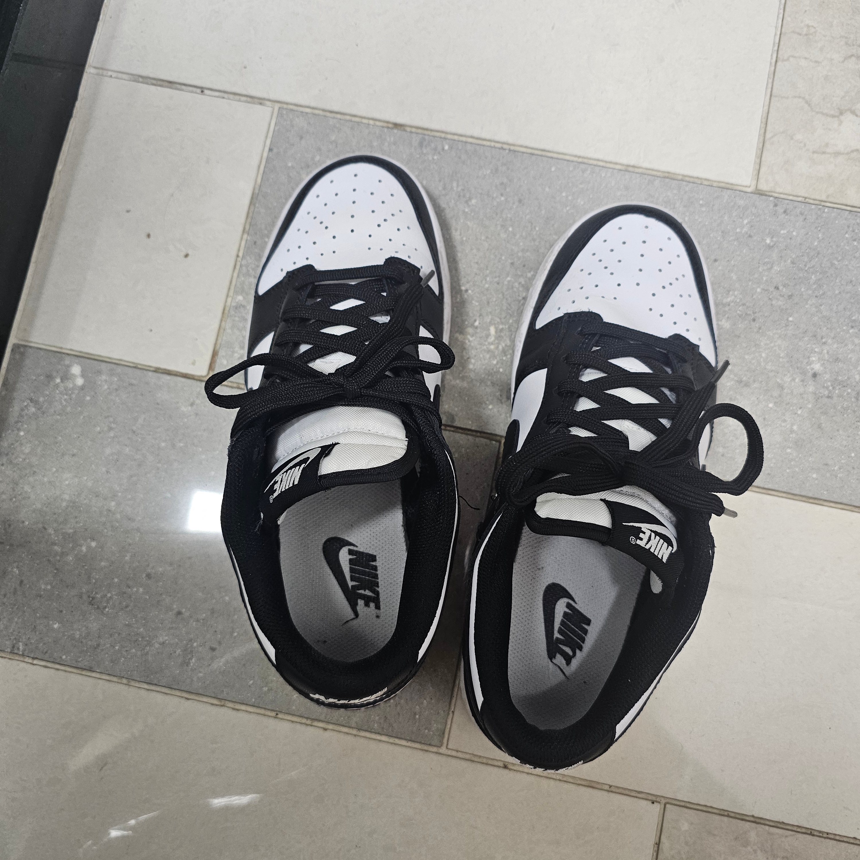 (W) Nike Dunk Low Black 착용 스타일 - 1