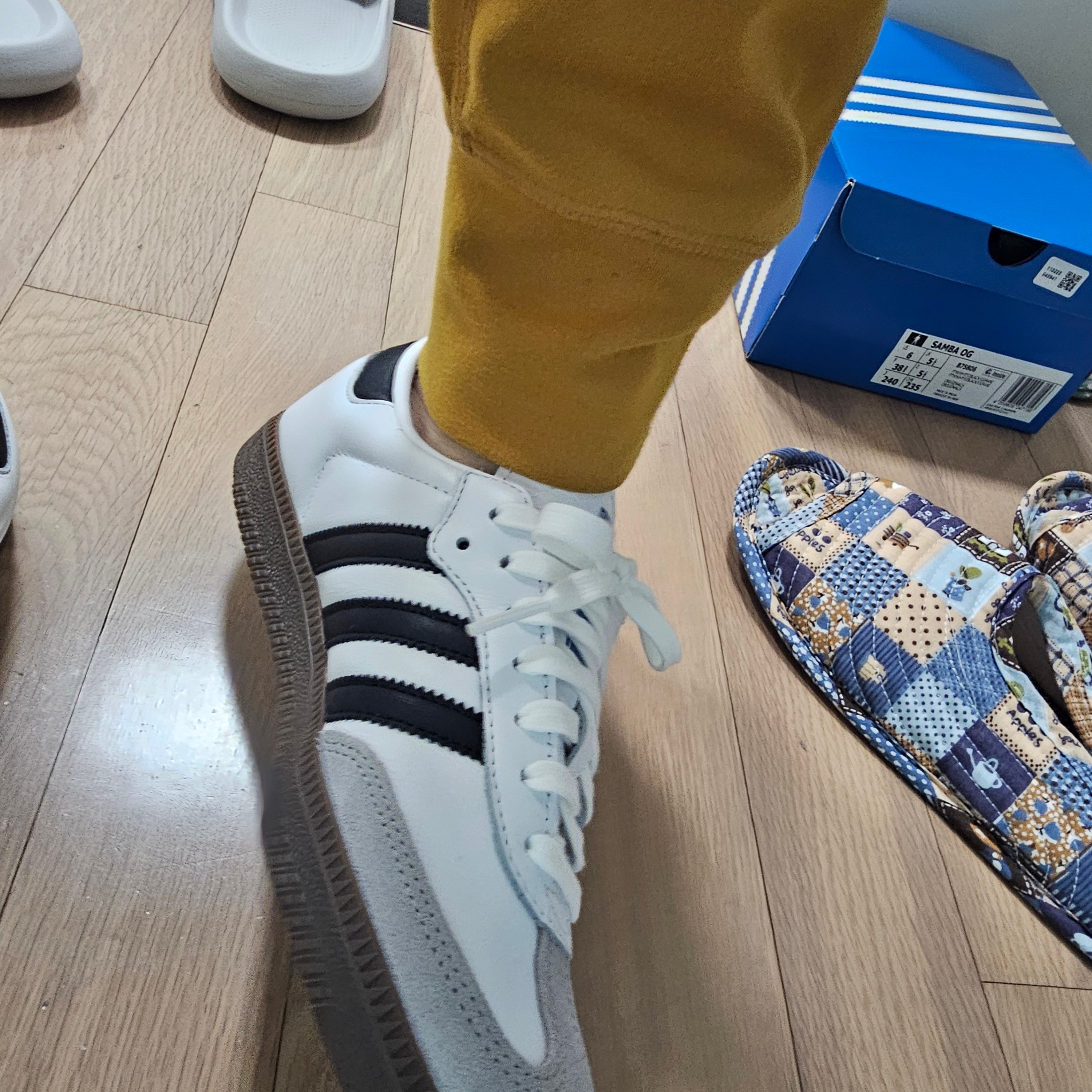 Adidas Samba OG Cloud White 착용 스타일 - 1