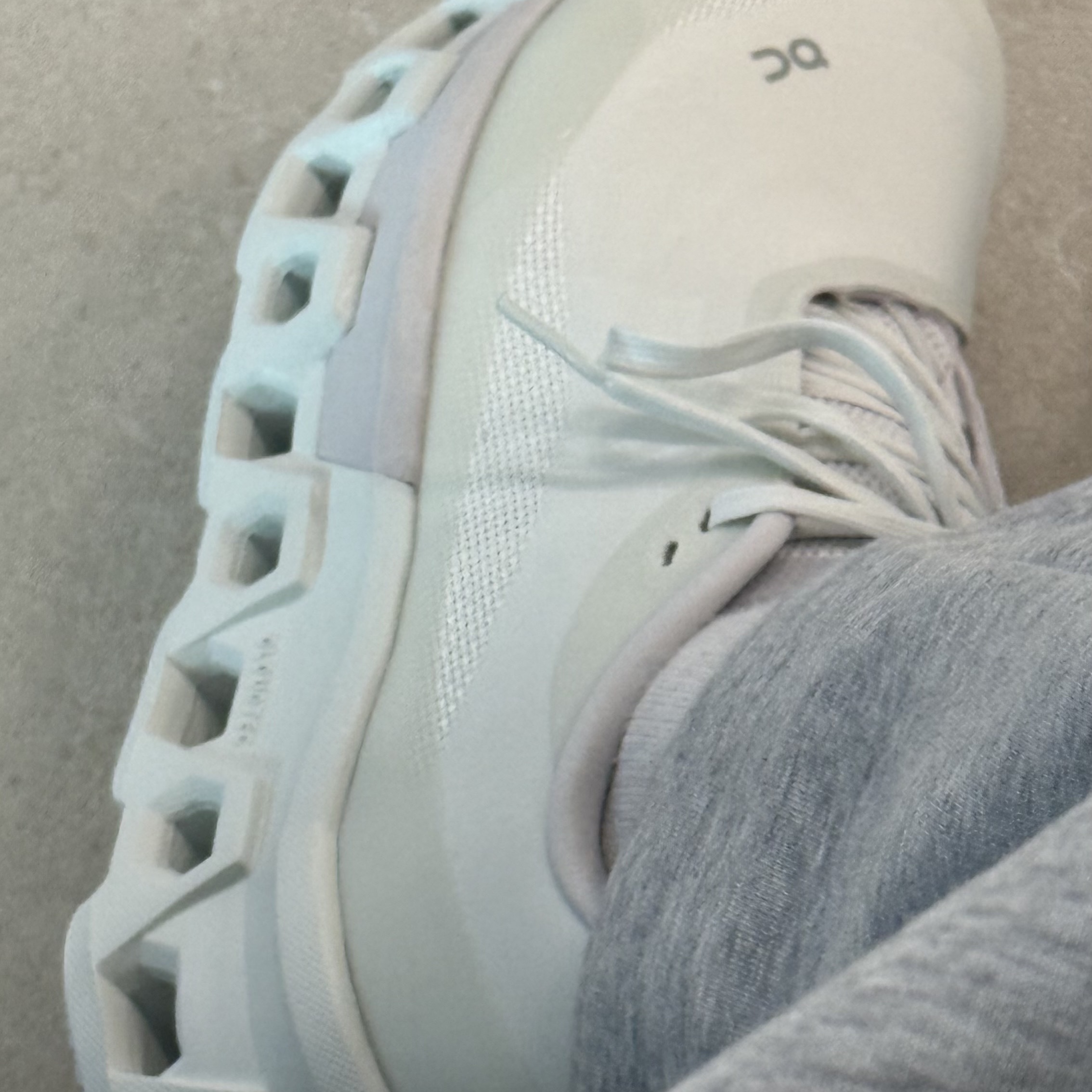 (W) On Running x Post Archive Faction (Paf) Cloudmonster 2 Vapor Frost 착용 스타일 - 2
