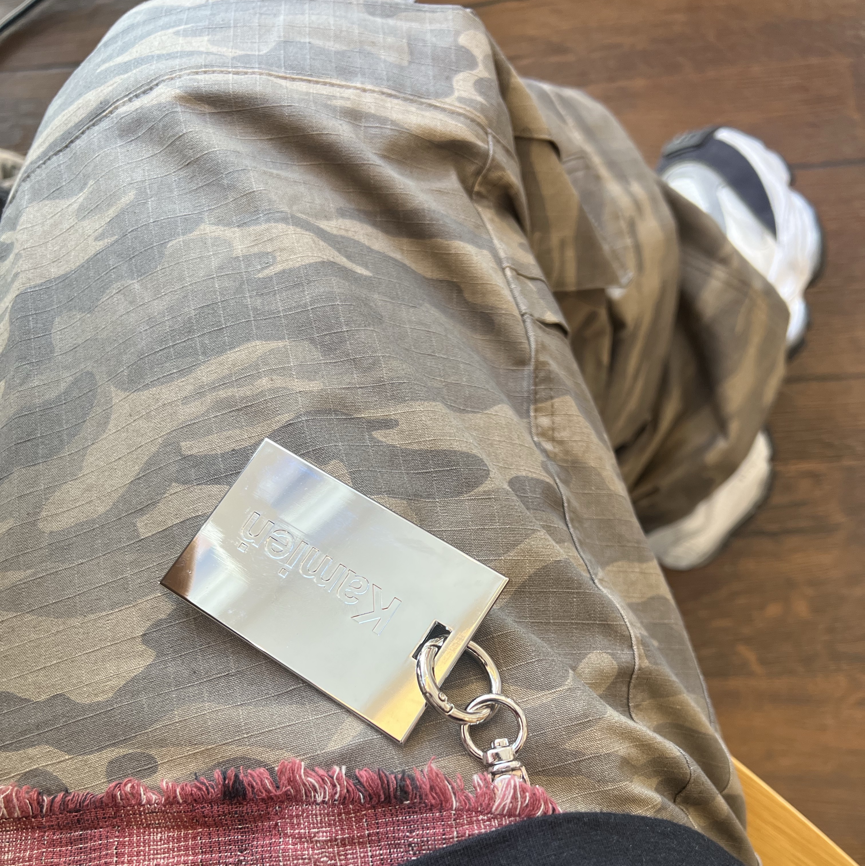 [KREAM Exclusive] Kamien Titan Baggy Pants Kream Camo, Balenciaga Cargo Sneakers White Grey 착용 스타일 - 5