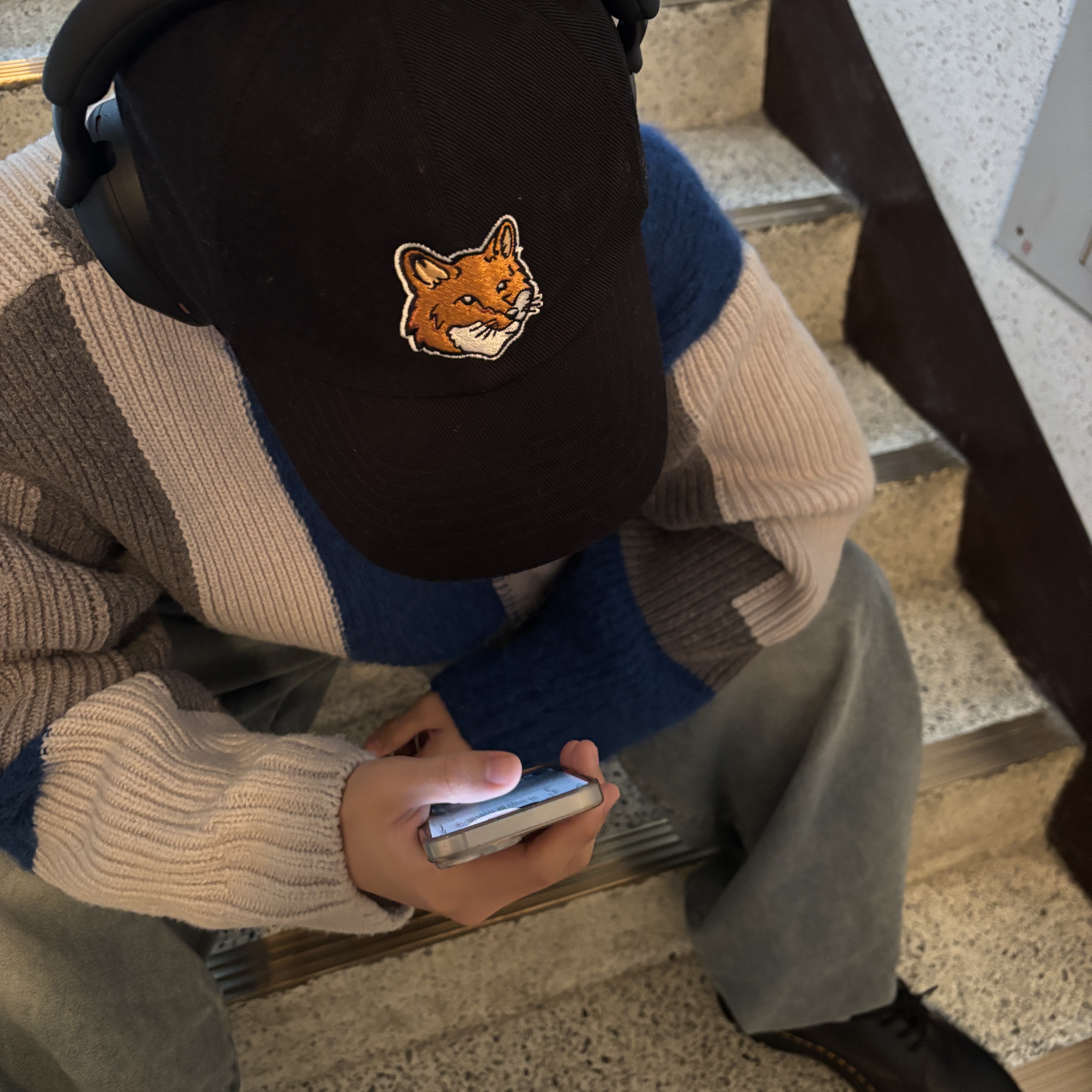 Maison Kitsune Large Fox Head 6P Cap Black, Sony WH-1000XM5 Black (Korean Ver.) 착용 스타일