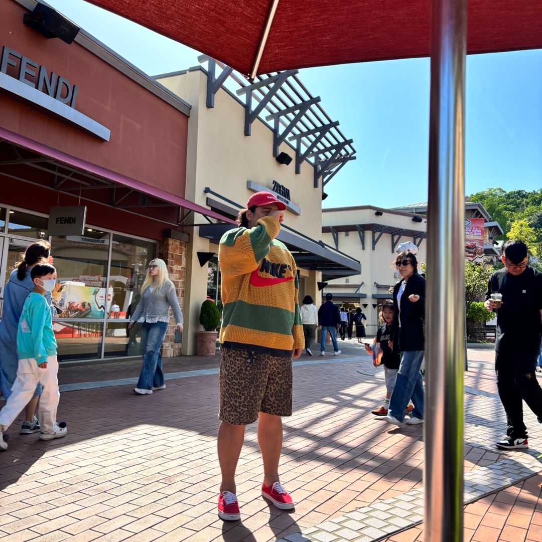 Nike x Cactus Plant Flea Market Crochet Hockey Sweater Chutney, Supreme Washed Chino Twill Camp Cap Red - 25SS 착용 스타일 - 1