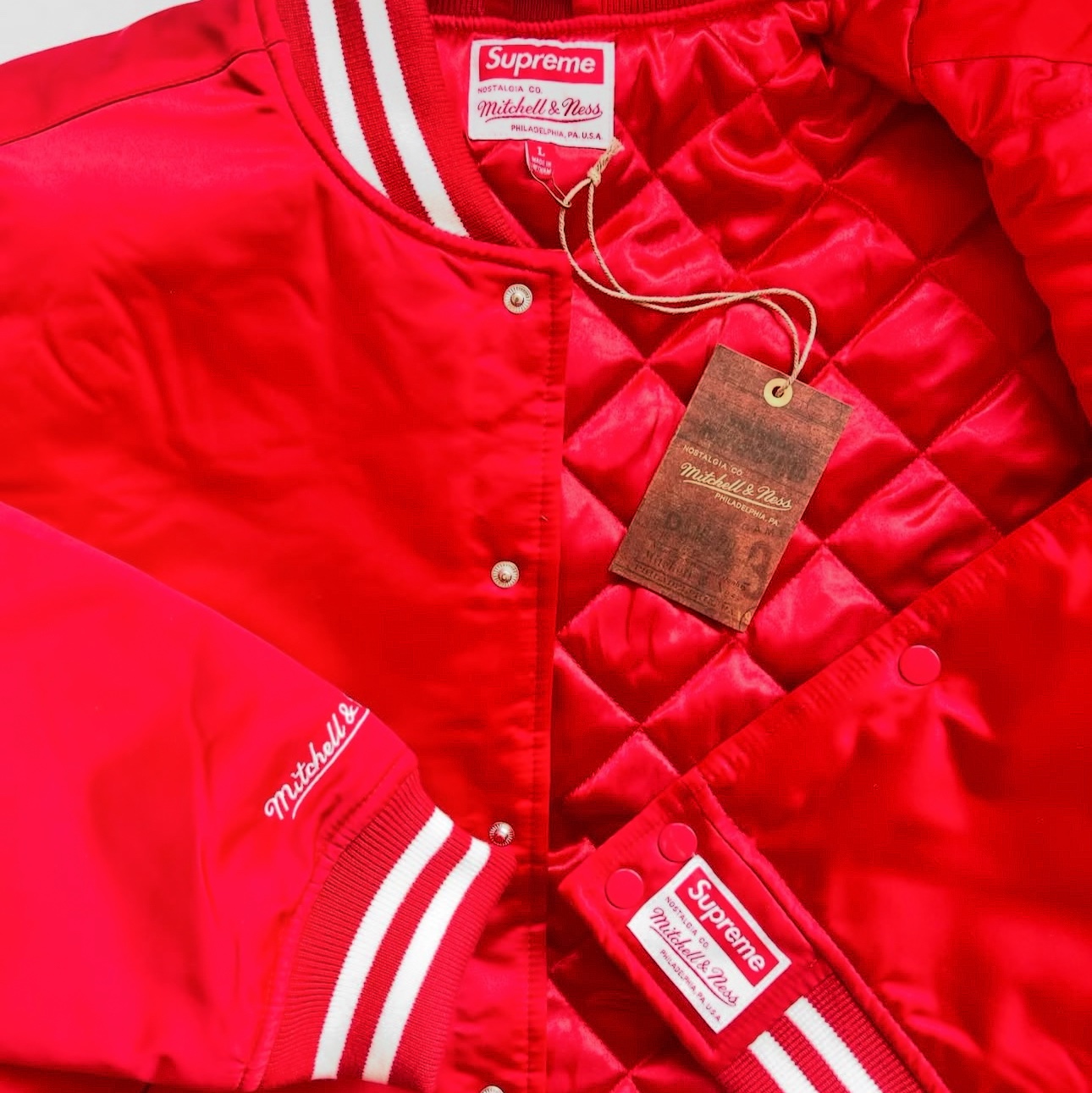 Supreme Mitchell & Ness Satin Varsity Jacket Red - 24FW 착용 스타일 - 5