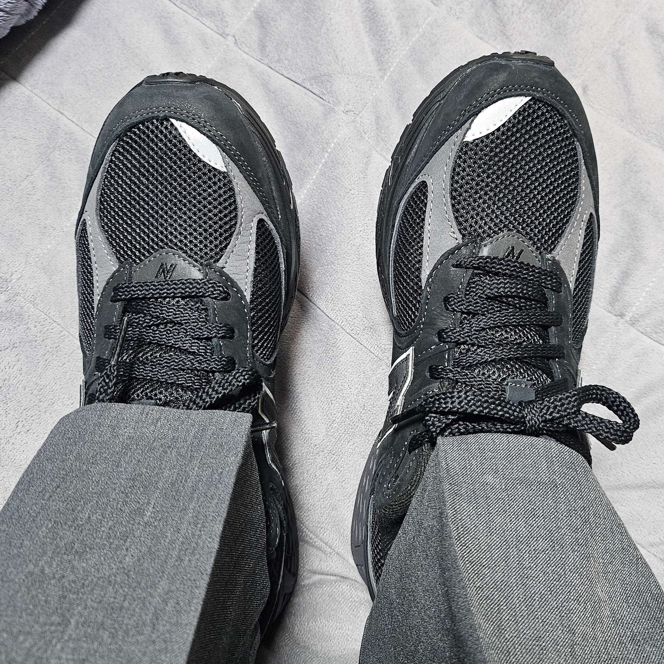 New Balance 2002R Dark Camo 착용 스타일
