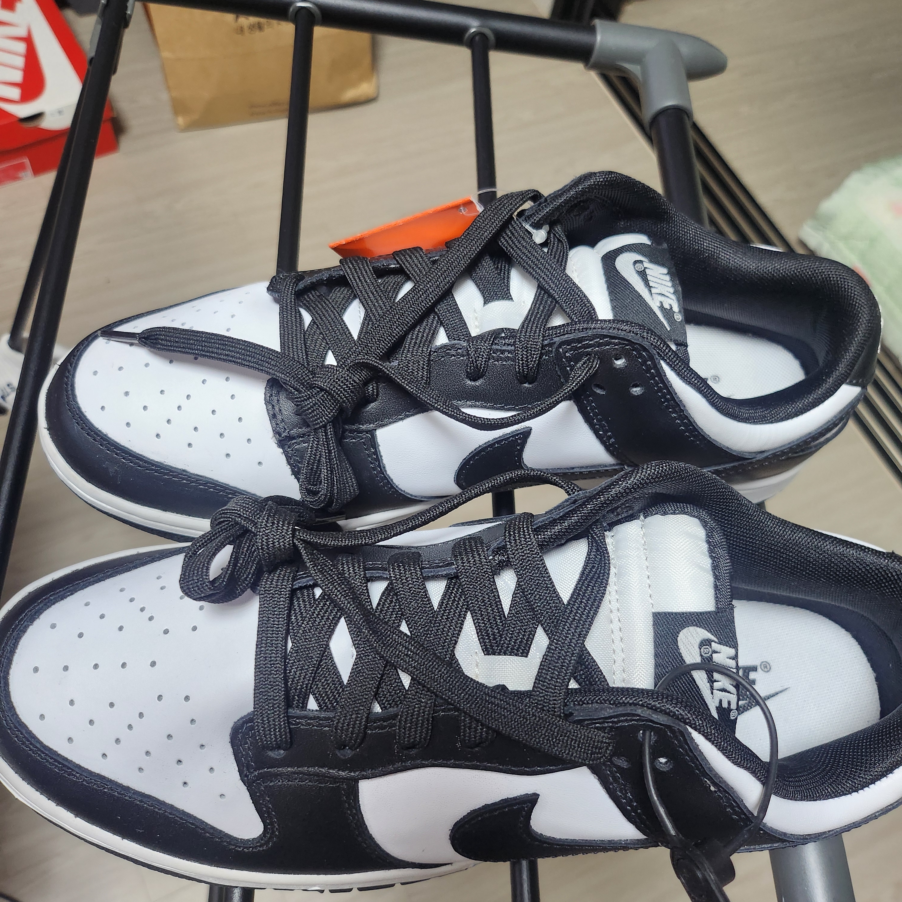 Nike Dunk Low Retro Black 착용 스타일