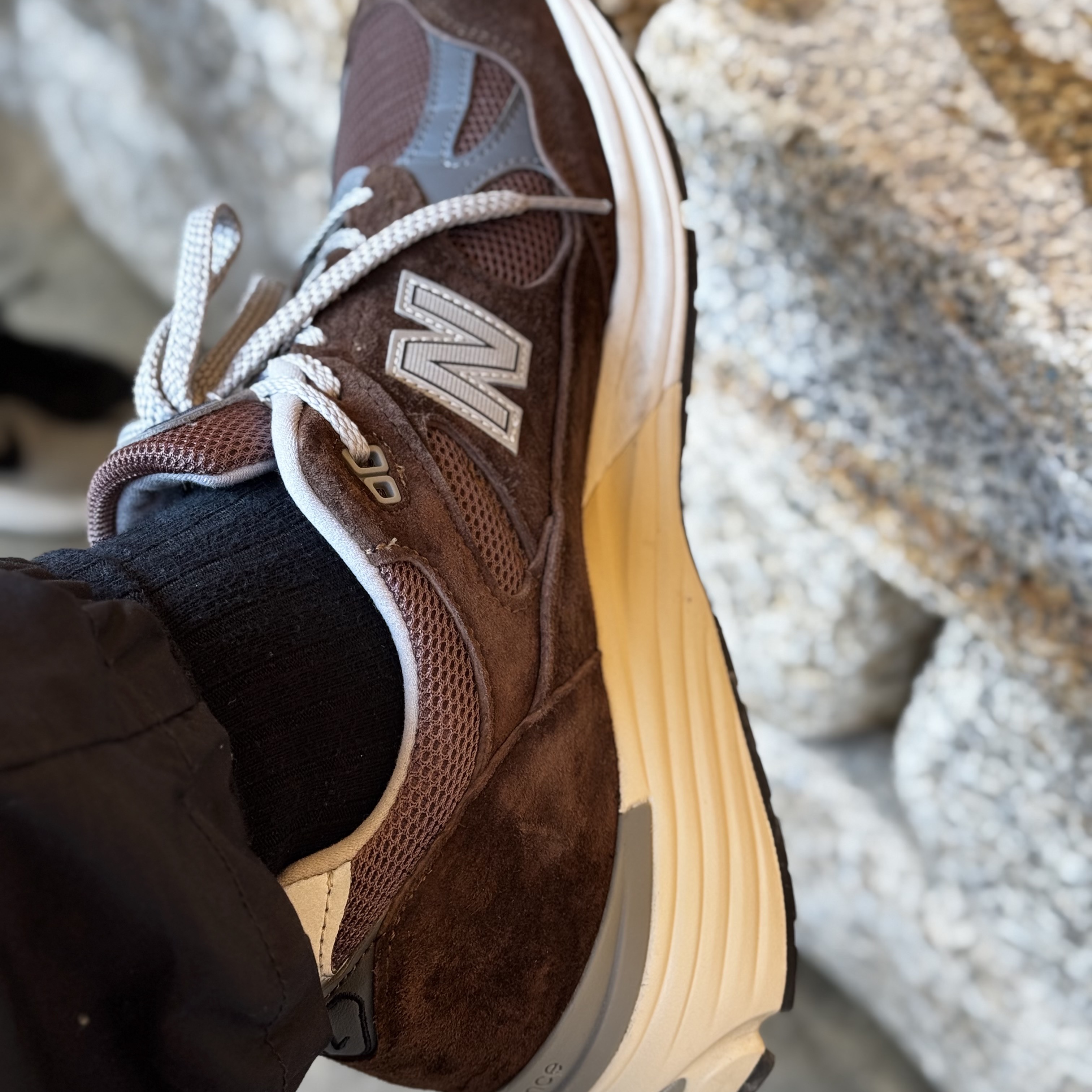 New Balance x JJJJound 2002R Gore-Tex Charcoal, New Balance 991v2 Made in UK Pinecone 착용 스타일 - 5