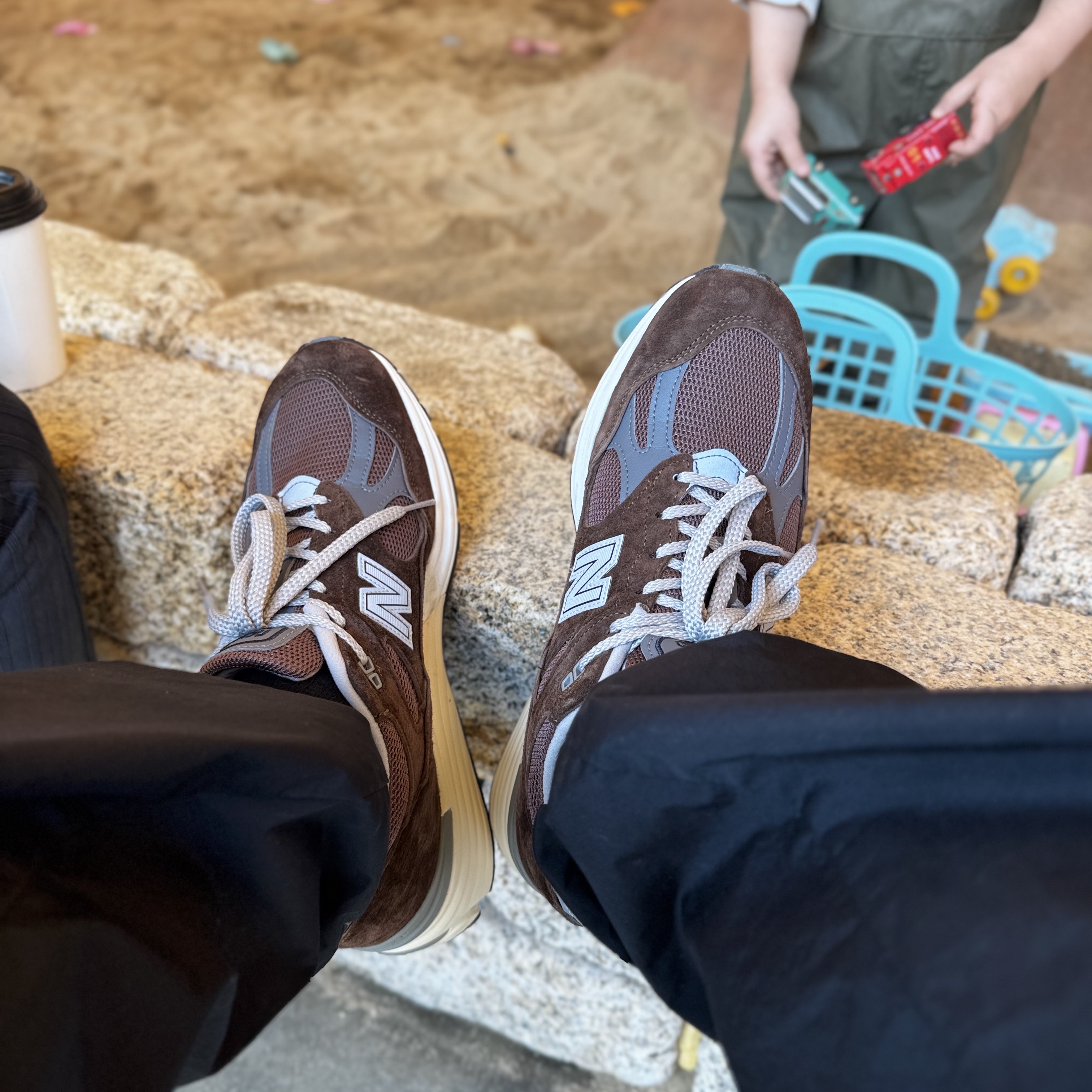 New Balance x JJJJound 2002R Gore-Tex Charcoal, New Balance 991v2 Made in UK Pinecone 착용 스타일 - 4