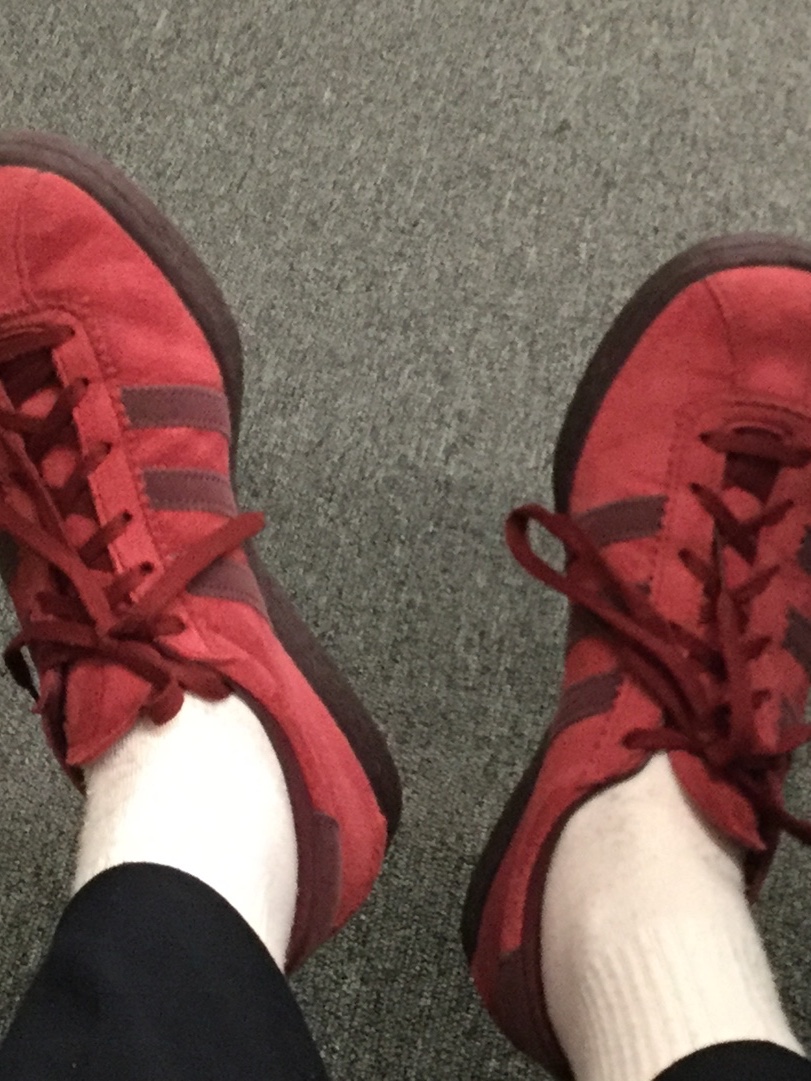 Adidas Tobacco Gruen Collegiate Burgundy 착용 스타일 - 4