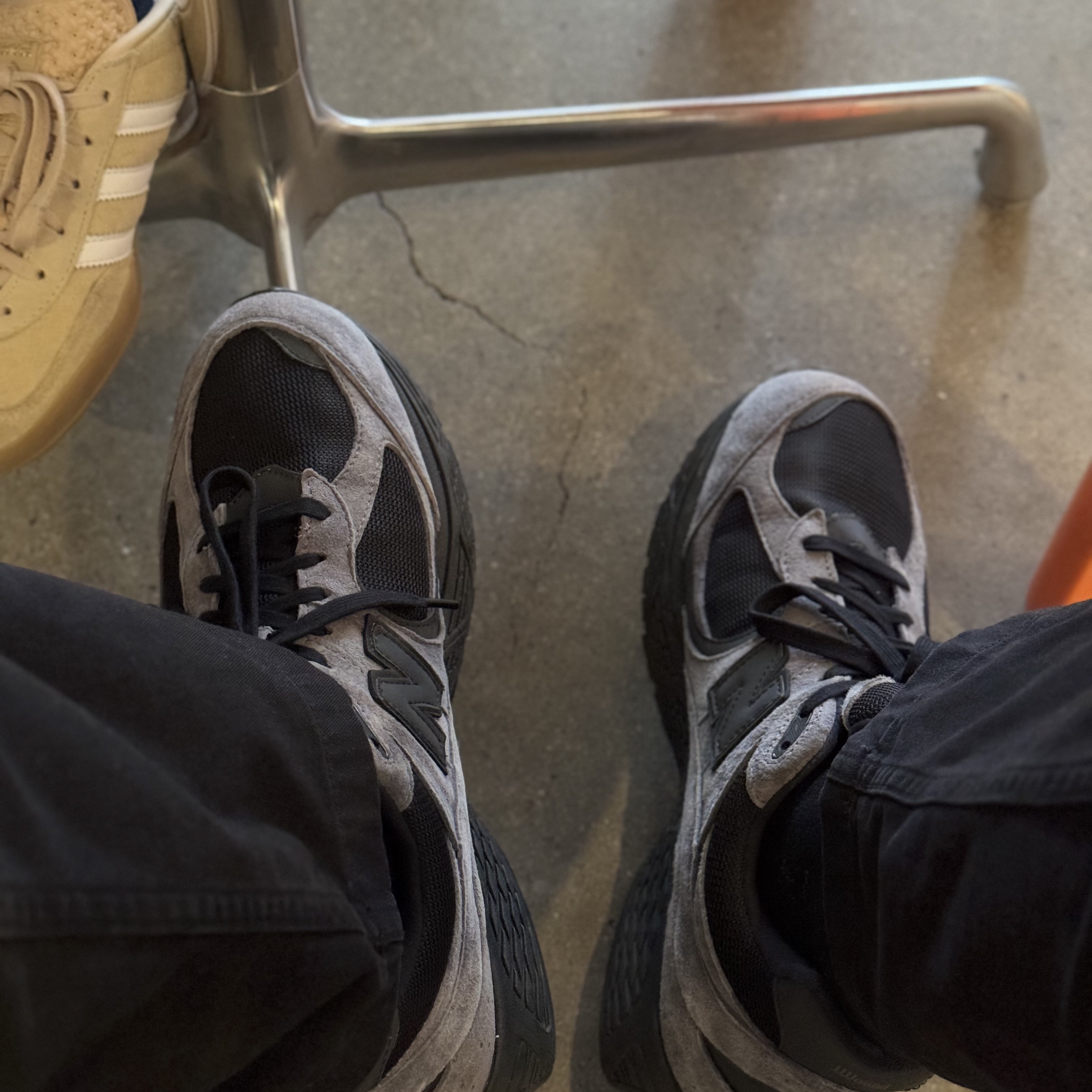 New Balance x JJJJound 2002R Gore-Tex Charcoal, New Balance 991v2 Made in UK Pinecone 착용 스타일 - 2