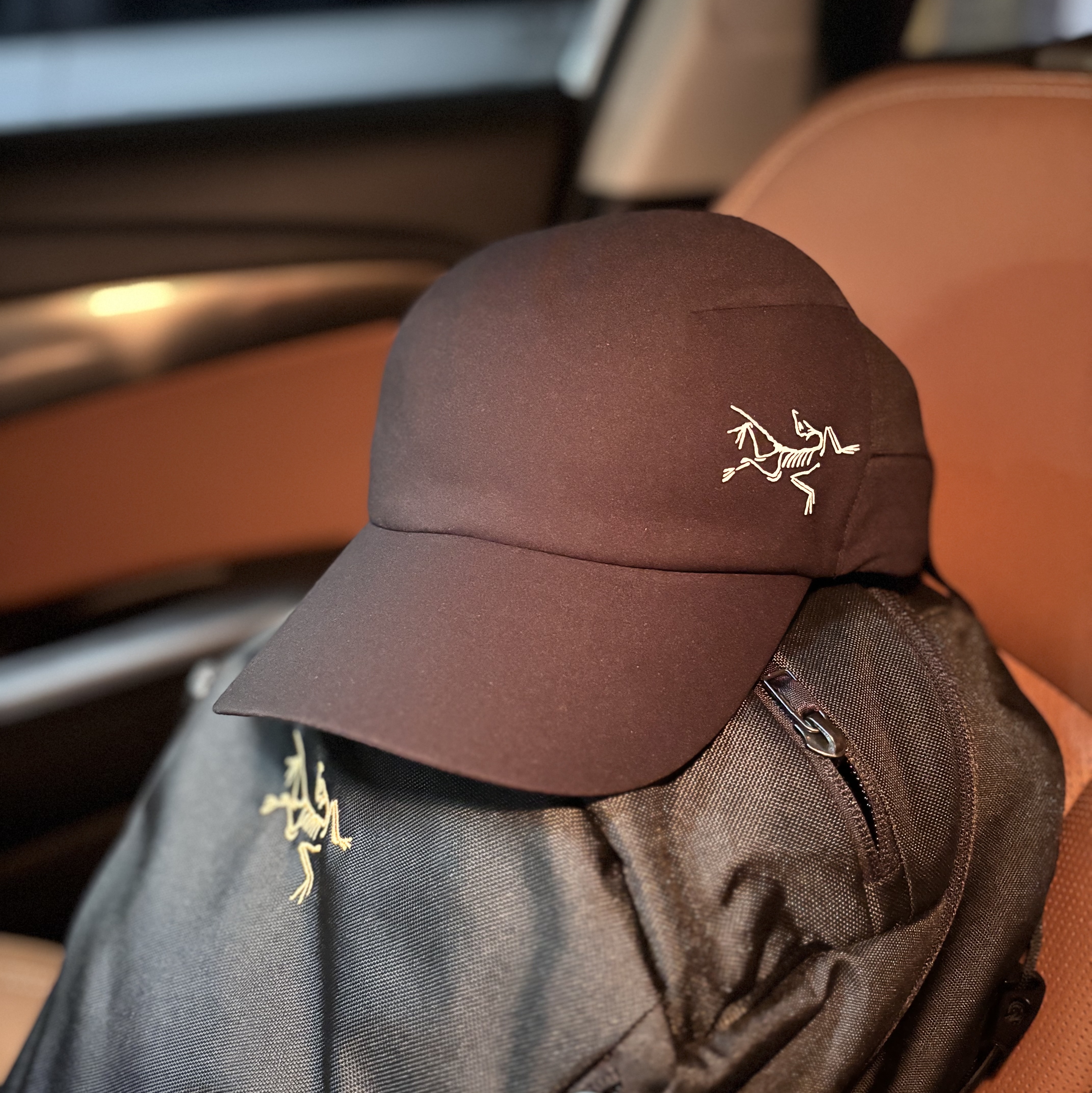 Arc'teryx Calvus Cap Black 착용 스타일