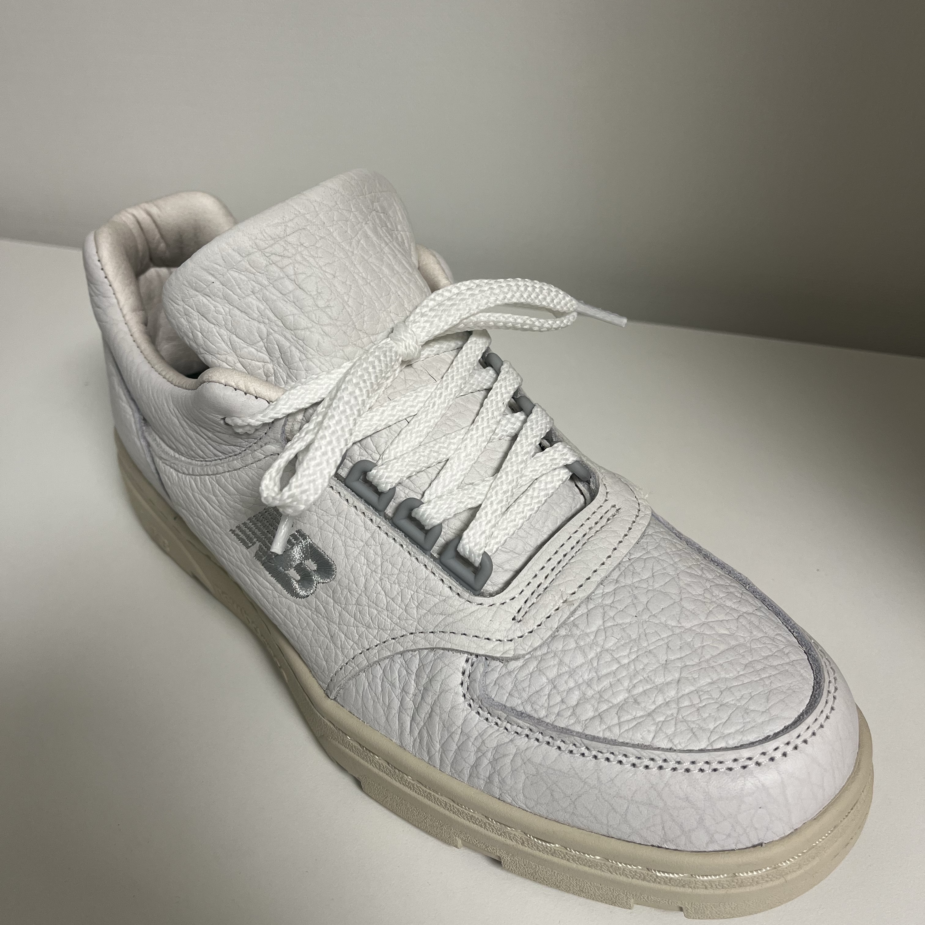 New Balance Allerdale Made in UK White Mirage Gray 착용 스타일 - 1