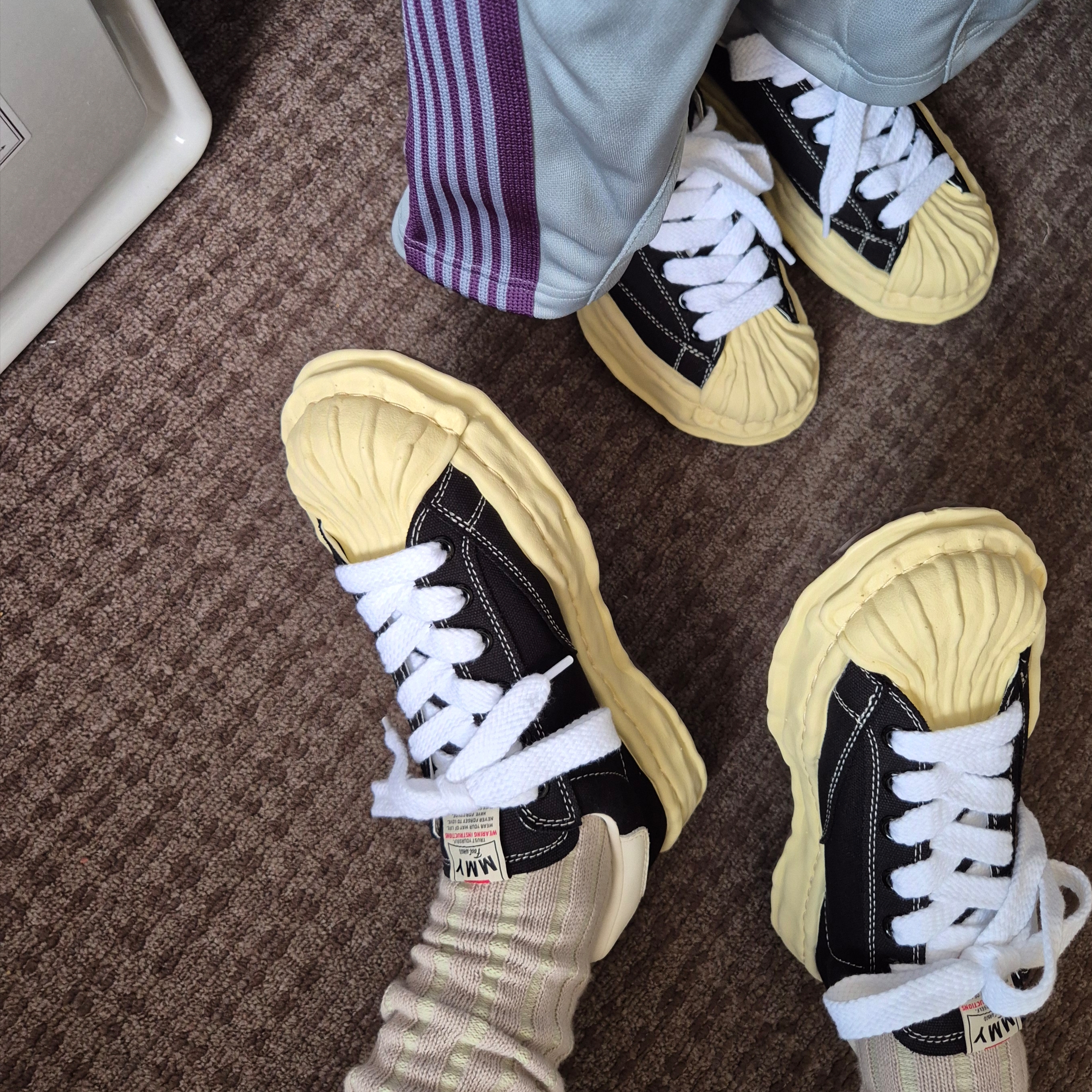 Maison Mihara Yasuhiro Blakey VL OG Sole Canvas Low-top Sneakers Black, Needles H.D. Track Pants Poly Smooth Saxophone 착용 스타일