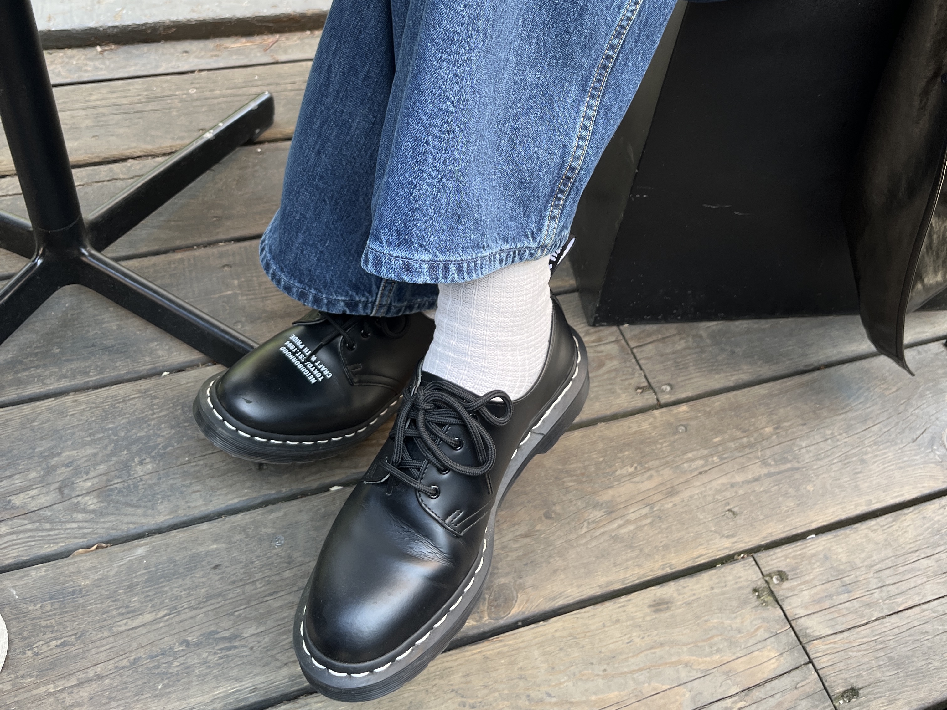 Dr. Martens x Neighborhood Smiths Smooth Leather Black 착용 스타일
