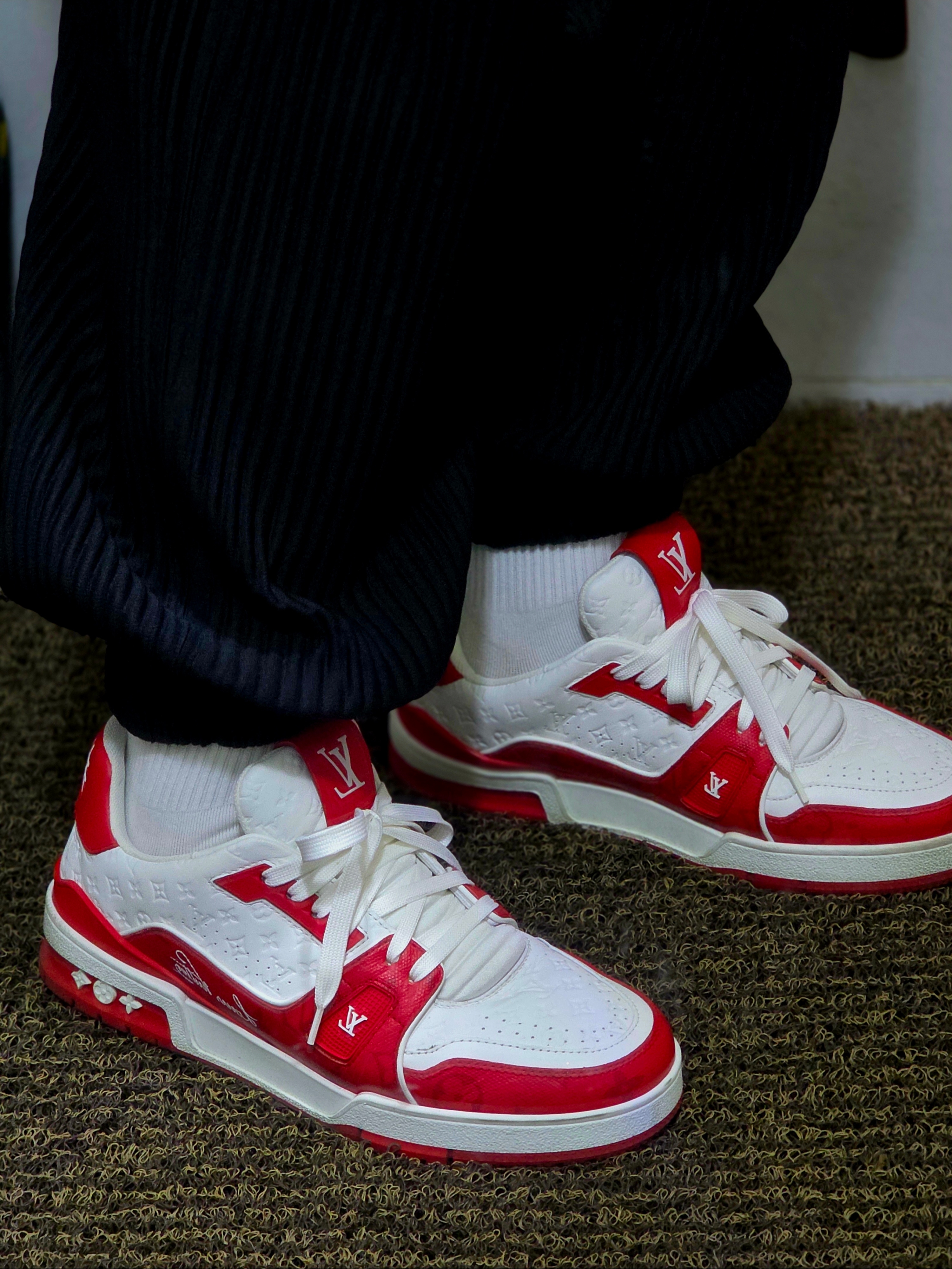Louis Vuitton LV Trainer Sneakers Red 착용 스타일