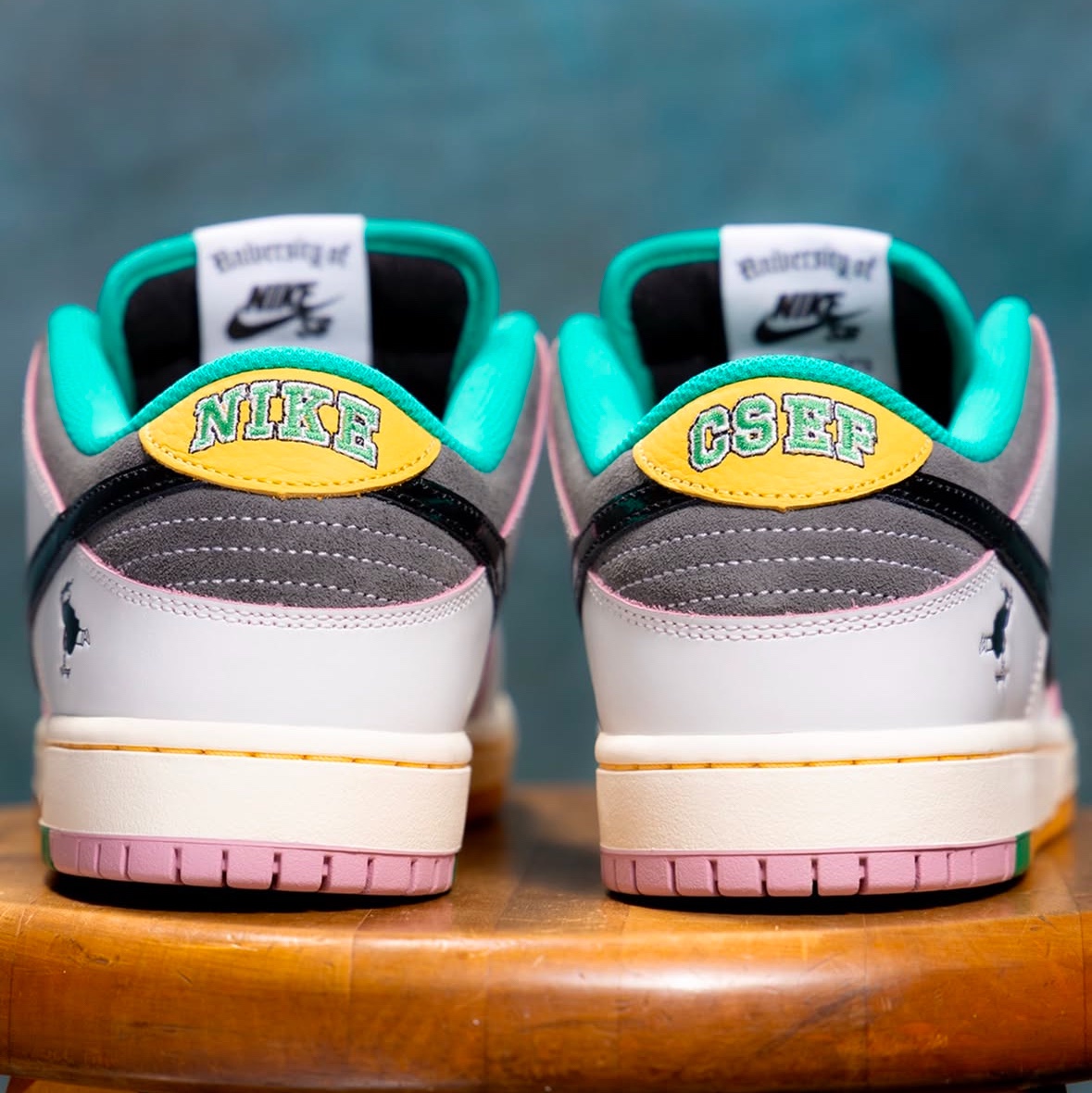 Nike x CSEF SB Dunk Low Pro White and Black 착용 스타일 - 2