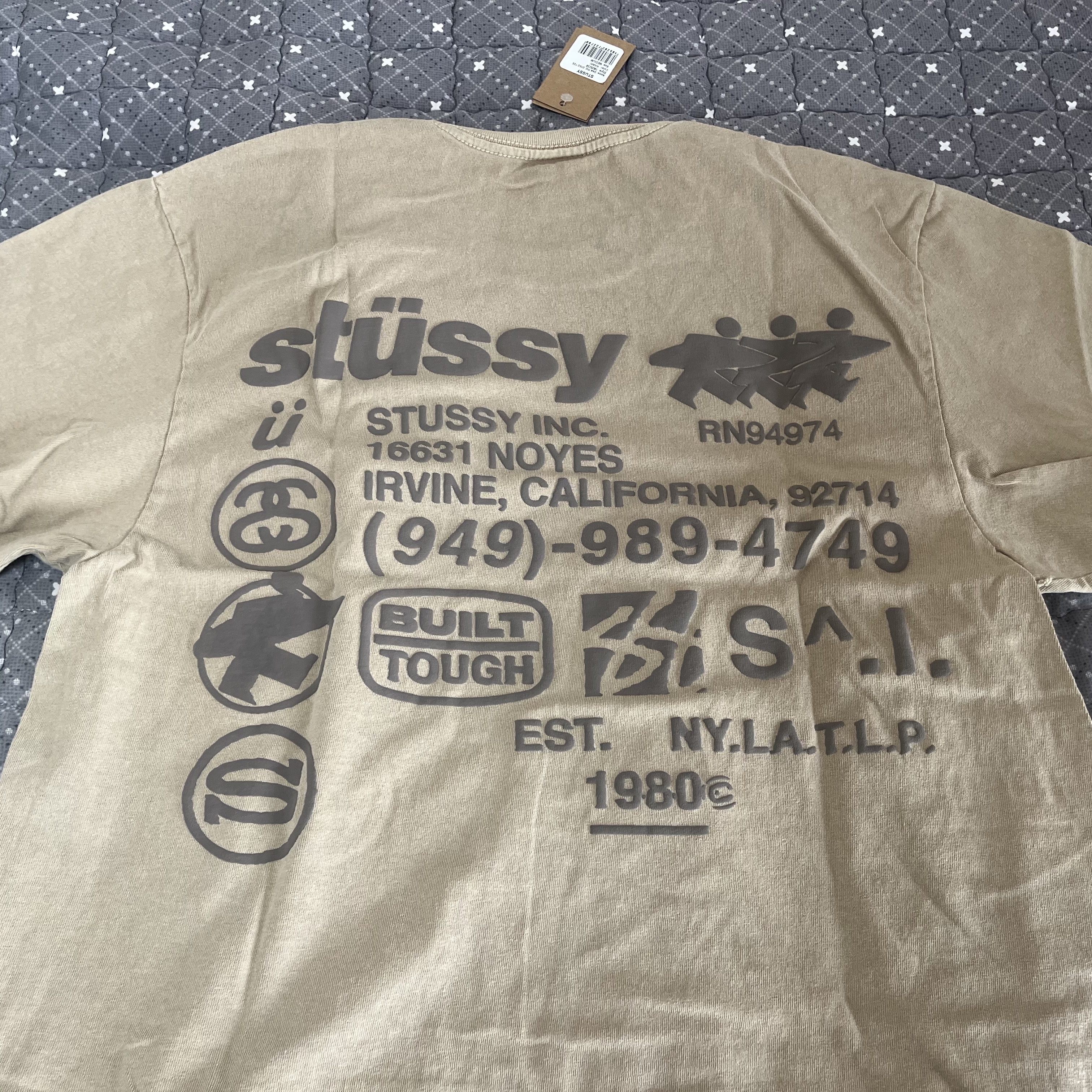 Stussy DNA Pigment Dyed T-Shirt Khaki, Stussy DNA Pigment Dyed T-Shirt Natural 착용 스타일 - 2