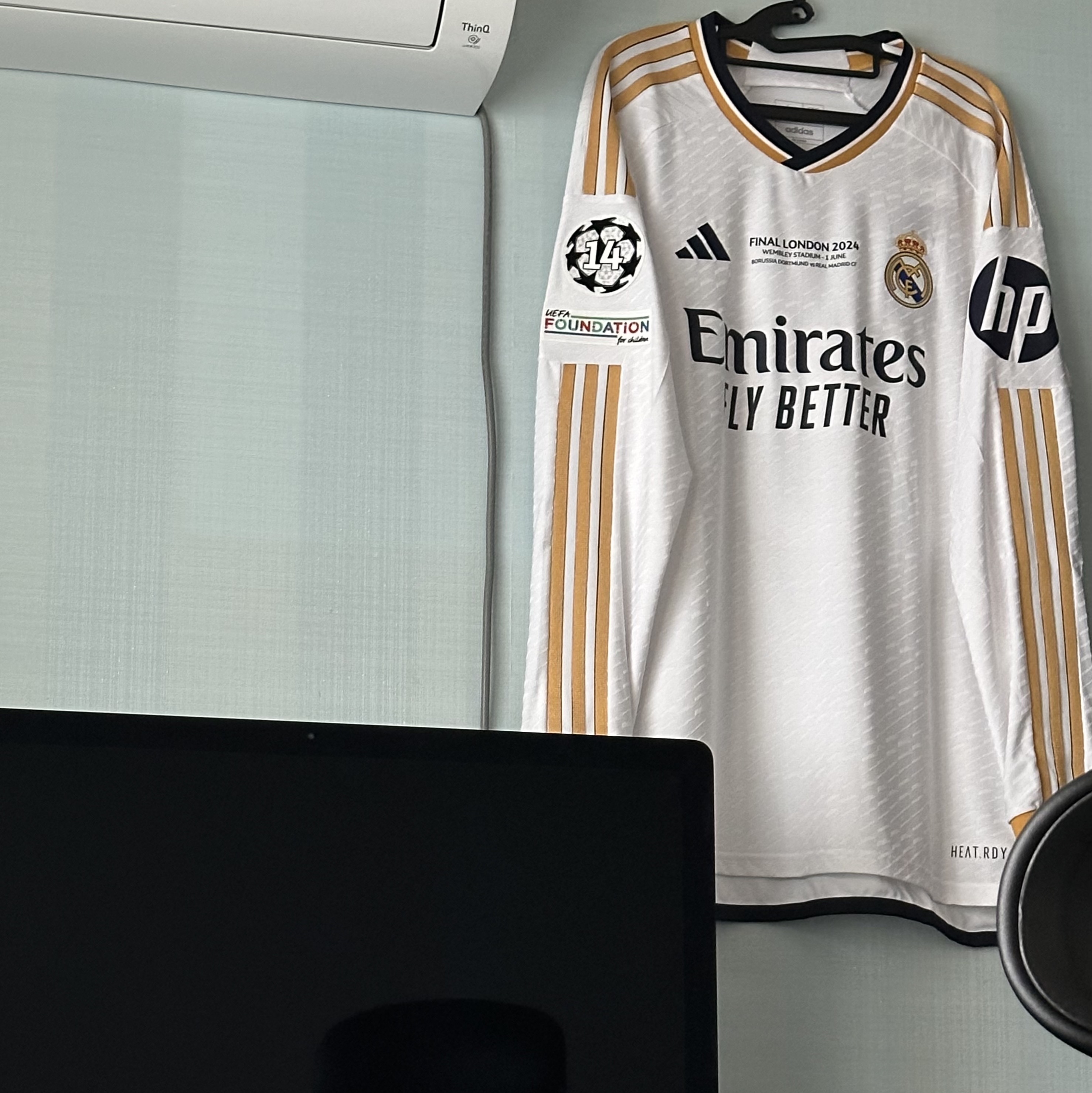 Adidas Real Madrid 2023/24 Home Authentic Long Sleeve Jersey White - US Sizing (Non Marking Ver.) 착용 스타일 - 1