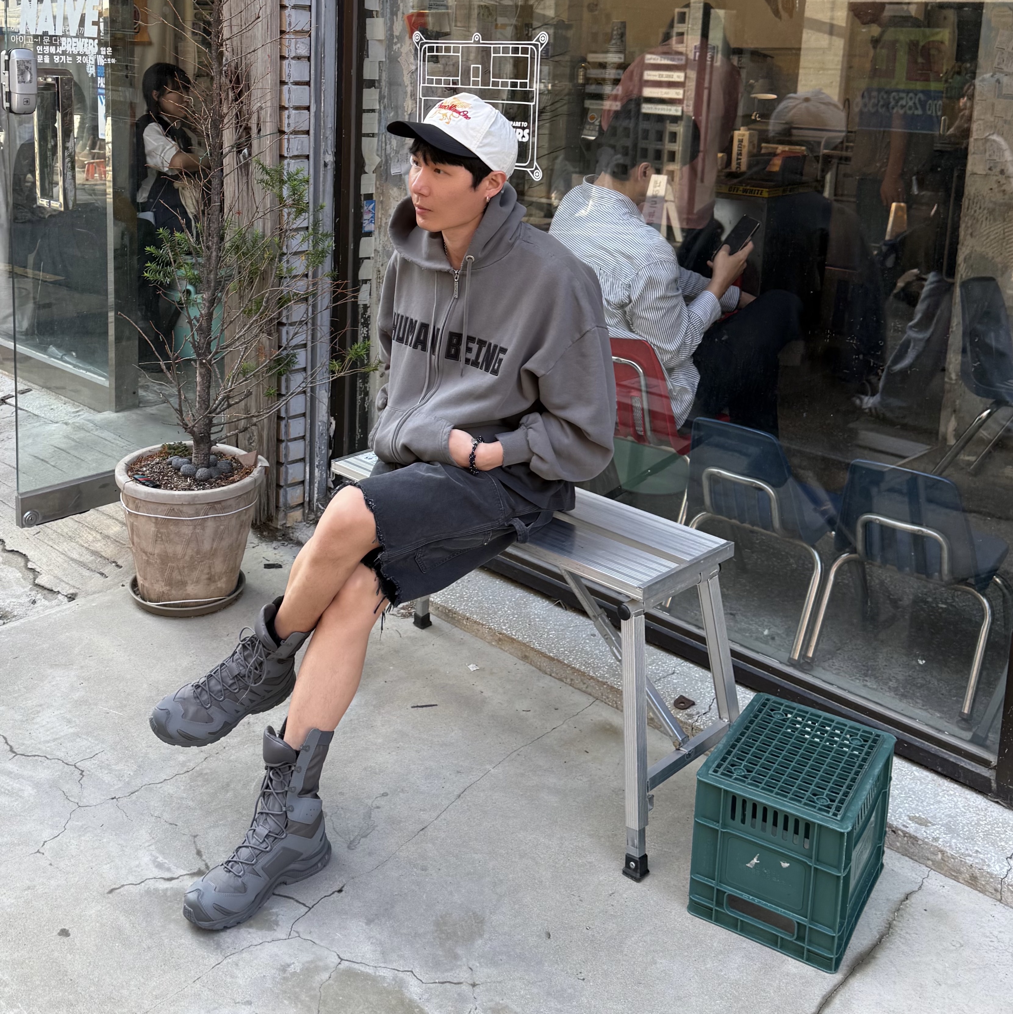 Salomon x Rier XA Jungle Castlerock 착용 스타일 - 2