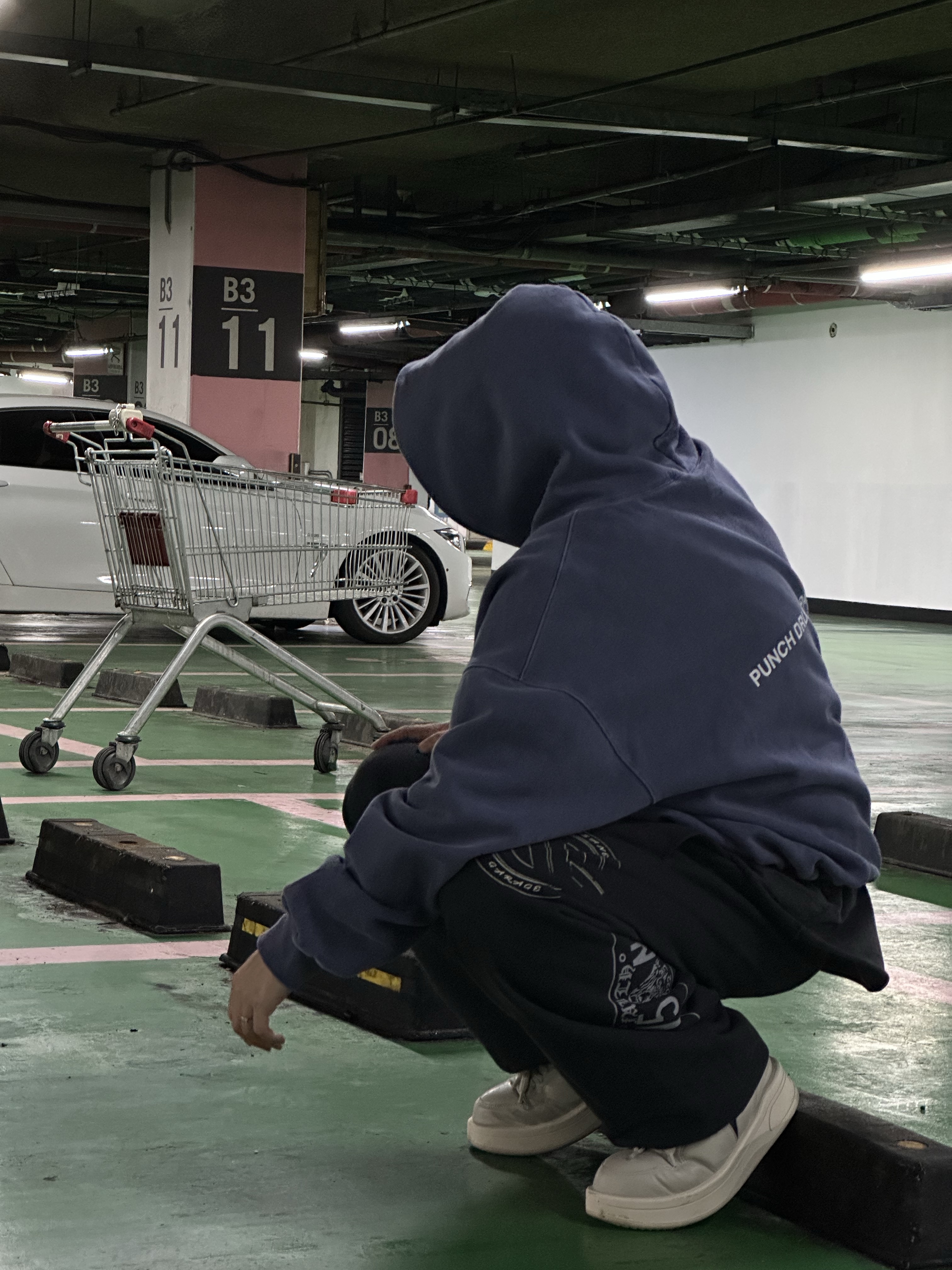 Punch Drunk Parties Circle Logo Garment Dyed Hoodie Navy, Converse x Drkshdw Turbowpn Ox Pelican 착용 스타일 - 2