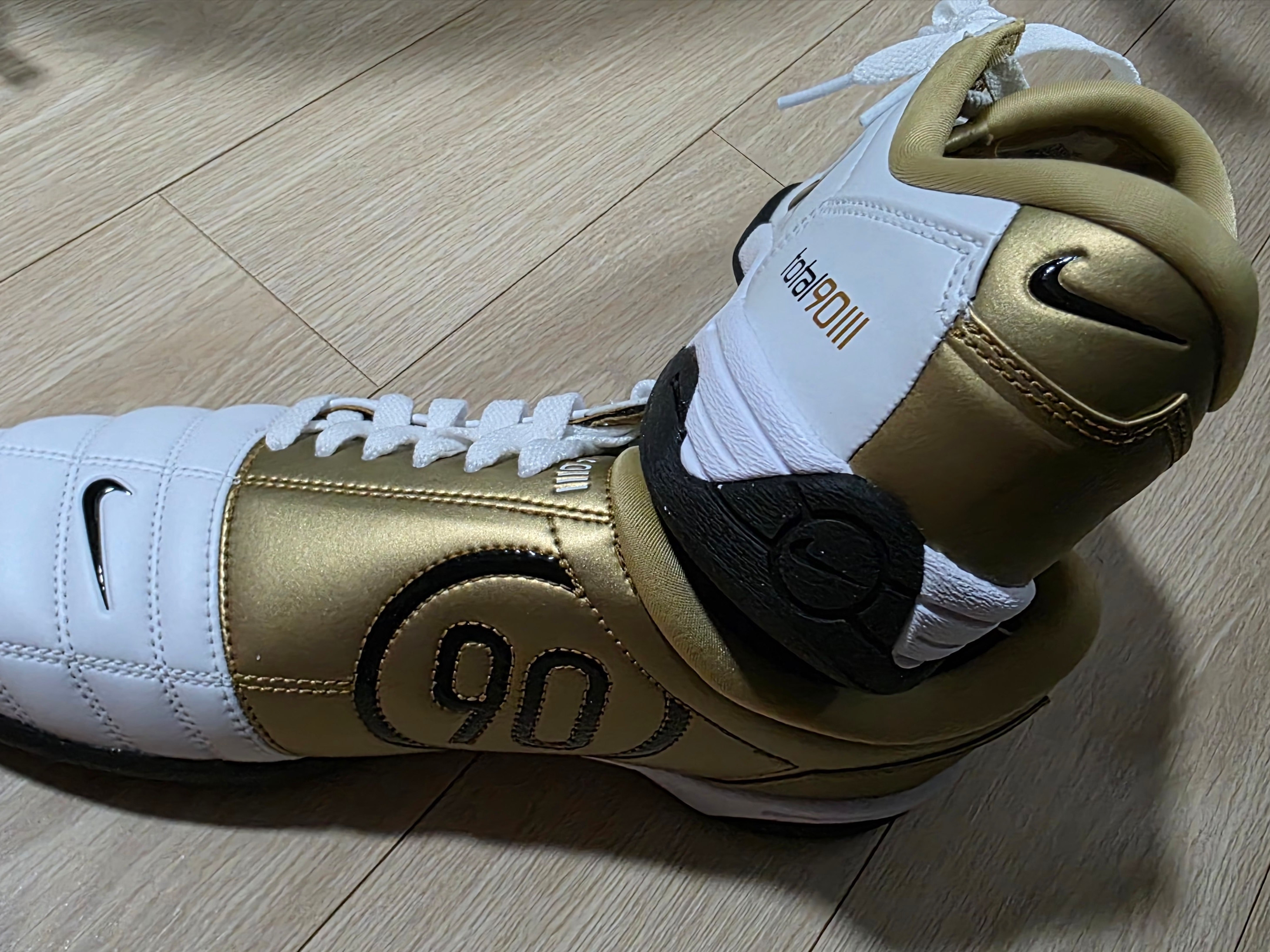 Nike Total 90 III SP White and Black 착용 스타일 - 3