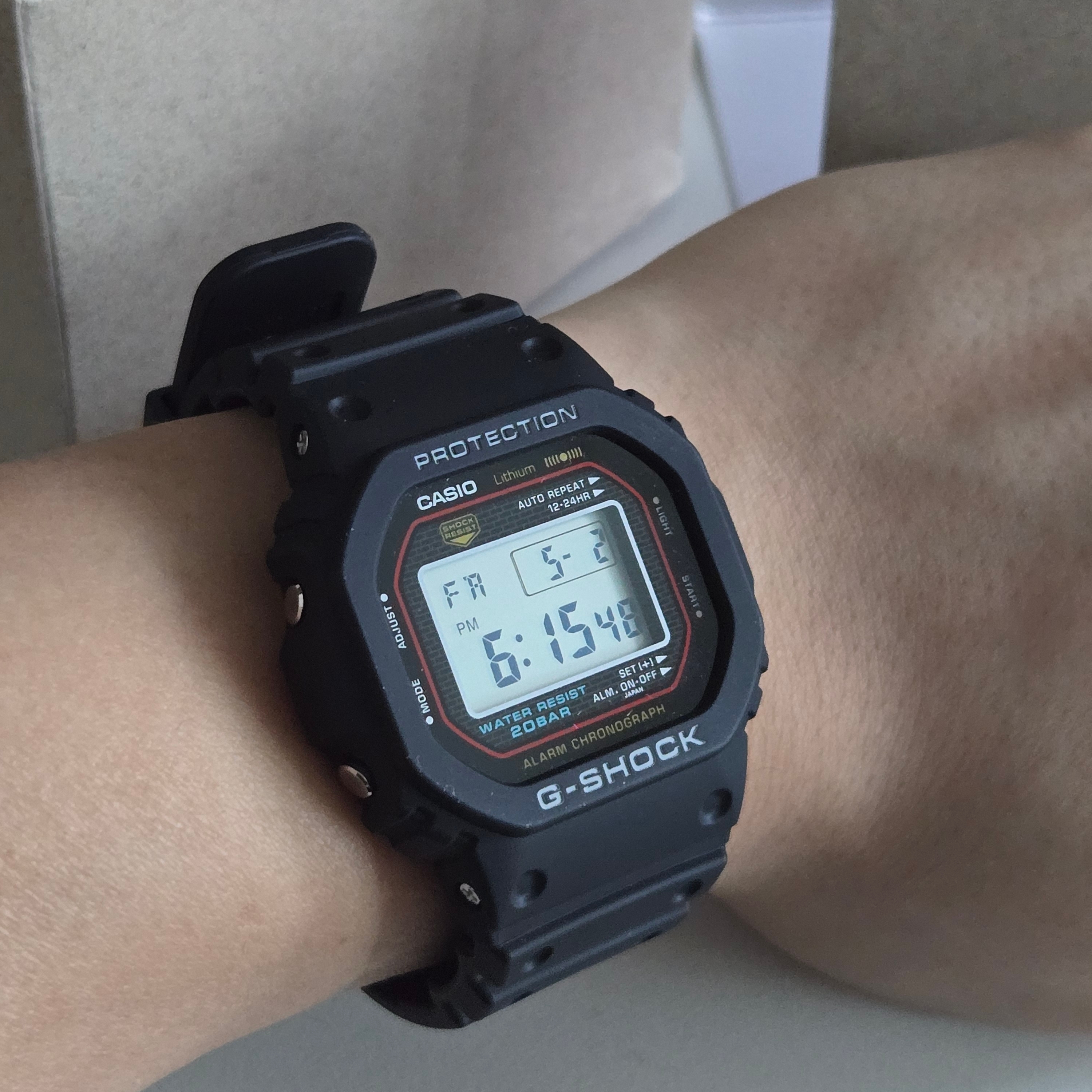 Casio G-Shock DW-5000R-1A 착용 스타일