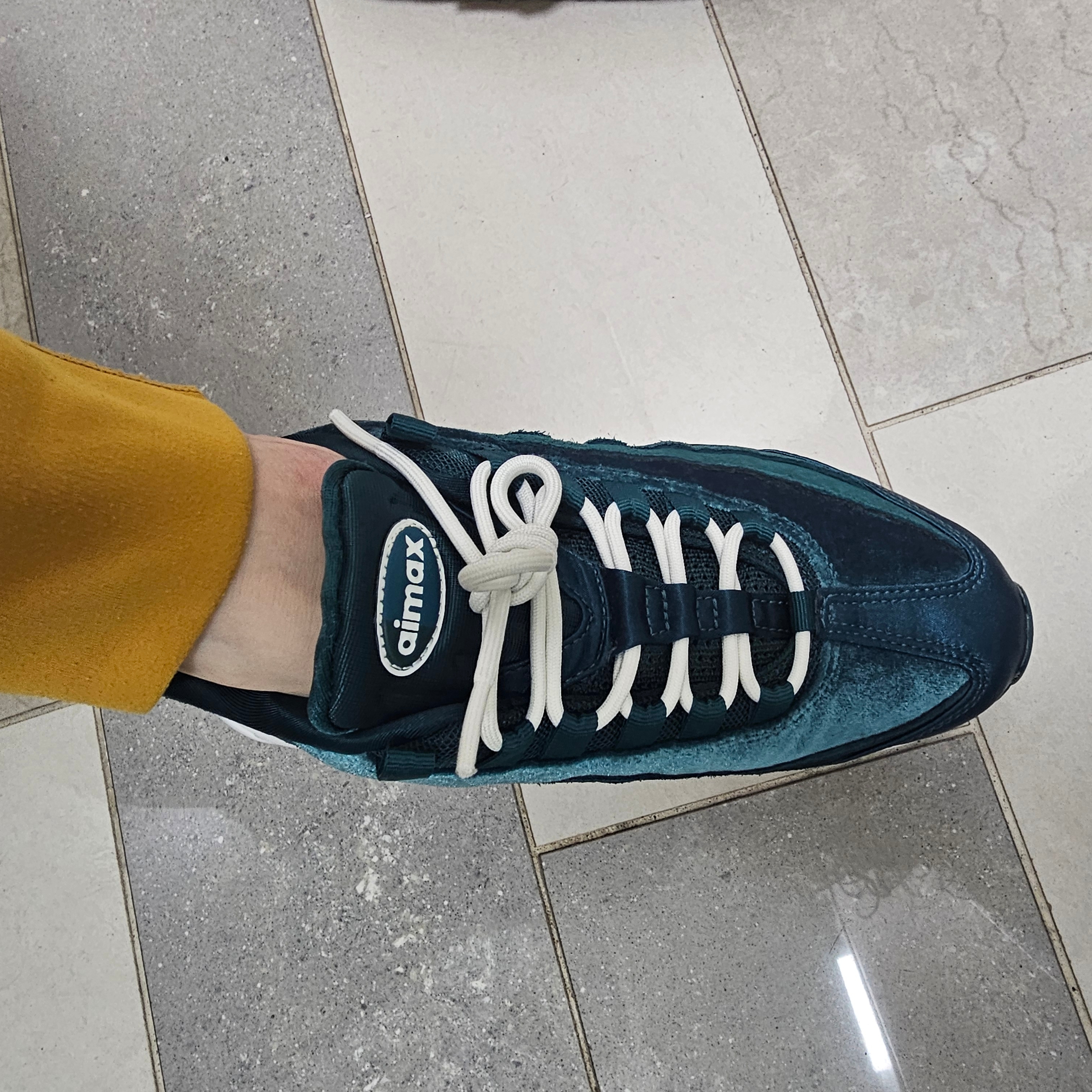 (W) Nike Air Max 95 Velvet Teal 착용 스타일 - 3