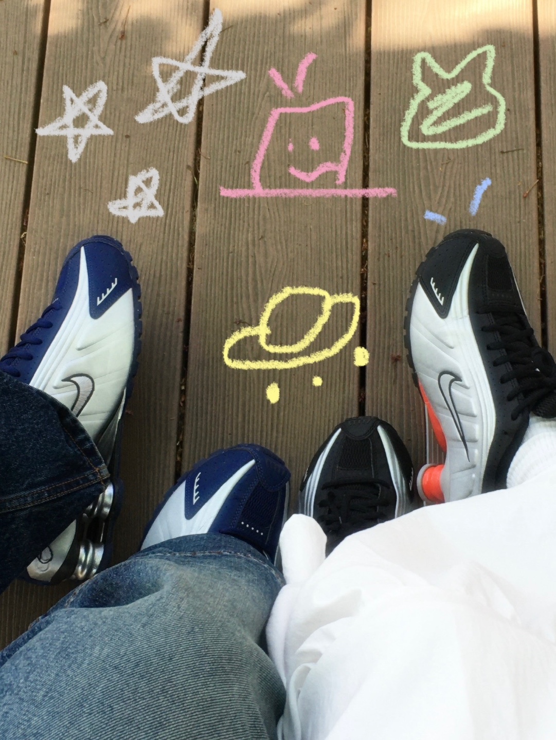 (W) Nike Shox R4 Blue Void Metallic Silver 착용 스타일