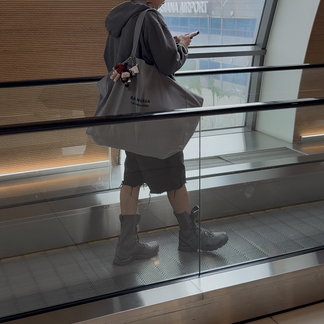 Salomon x Rier XA Jungle Castlerock 착용 스타일 - 4