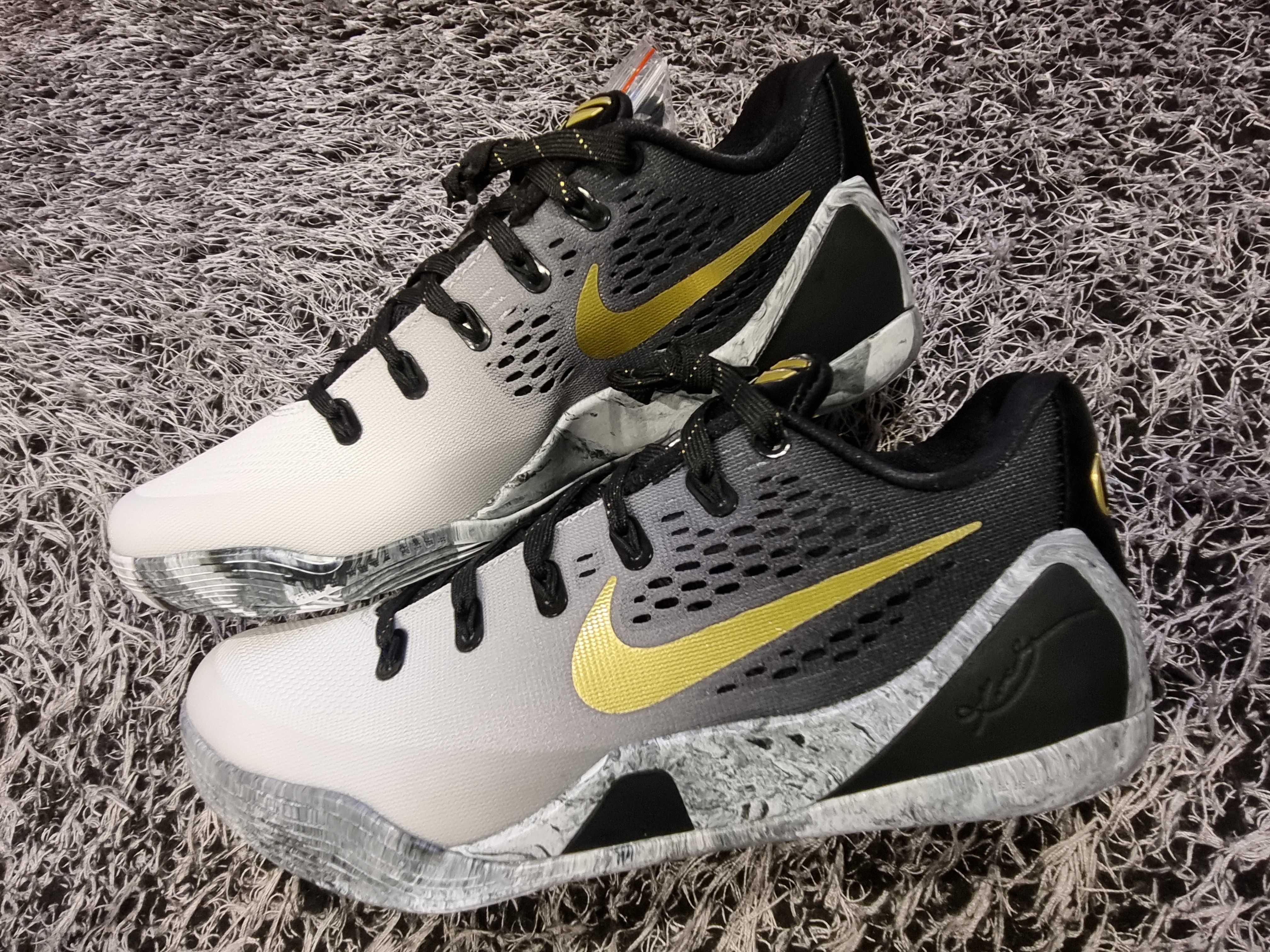 Nike Kobe 9 EM Low Protro Mambacita 착용 스타일 - 3