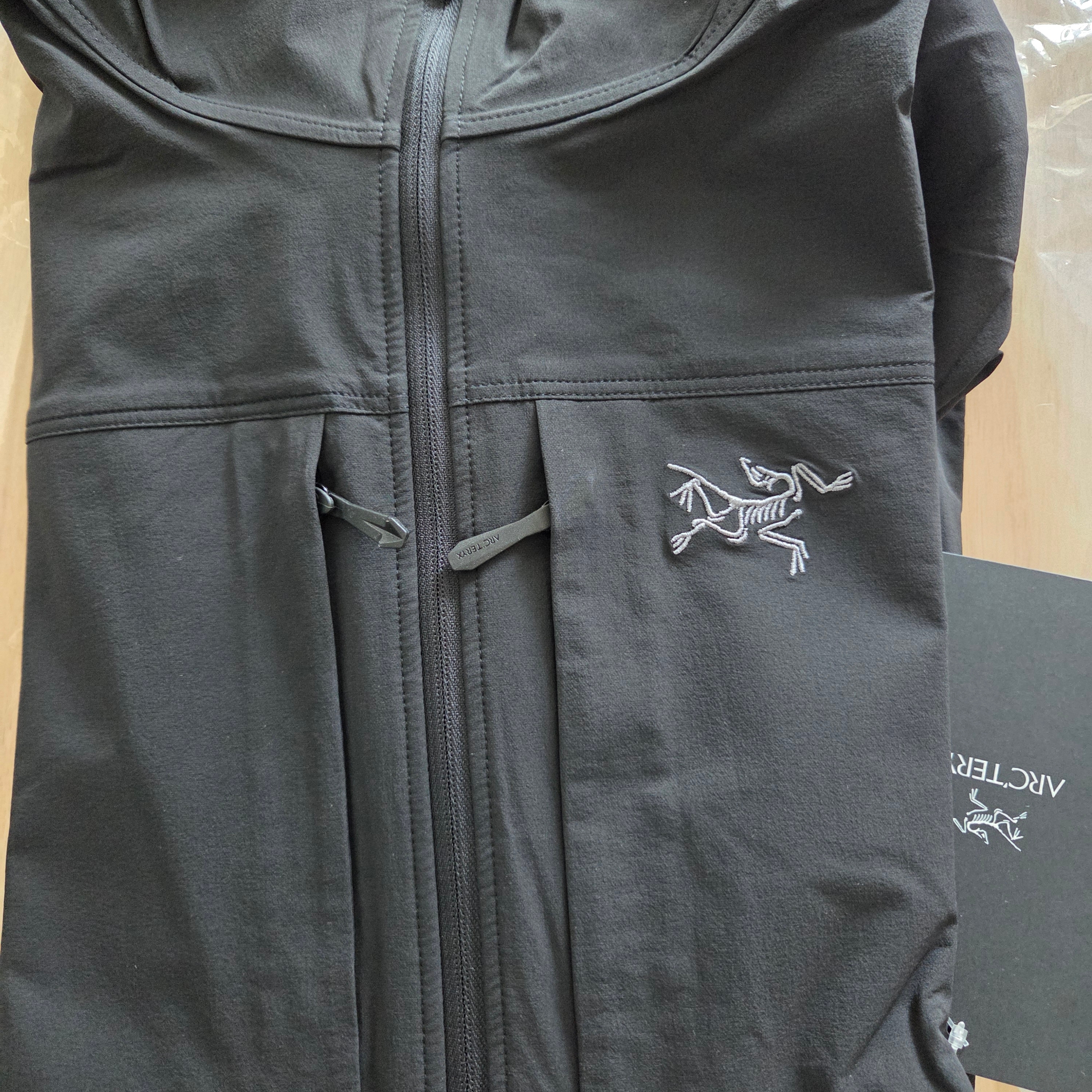 Arc'teryx Gamma Lightweight Hoody Black 착용 스타일