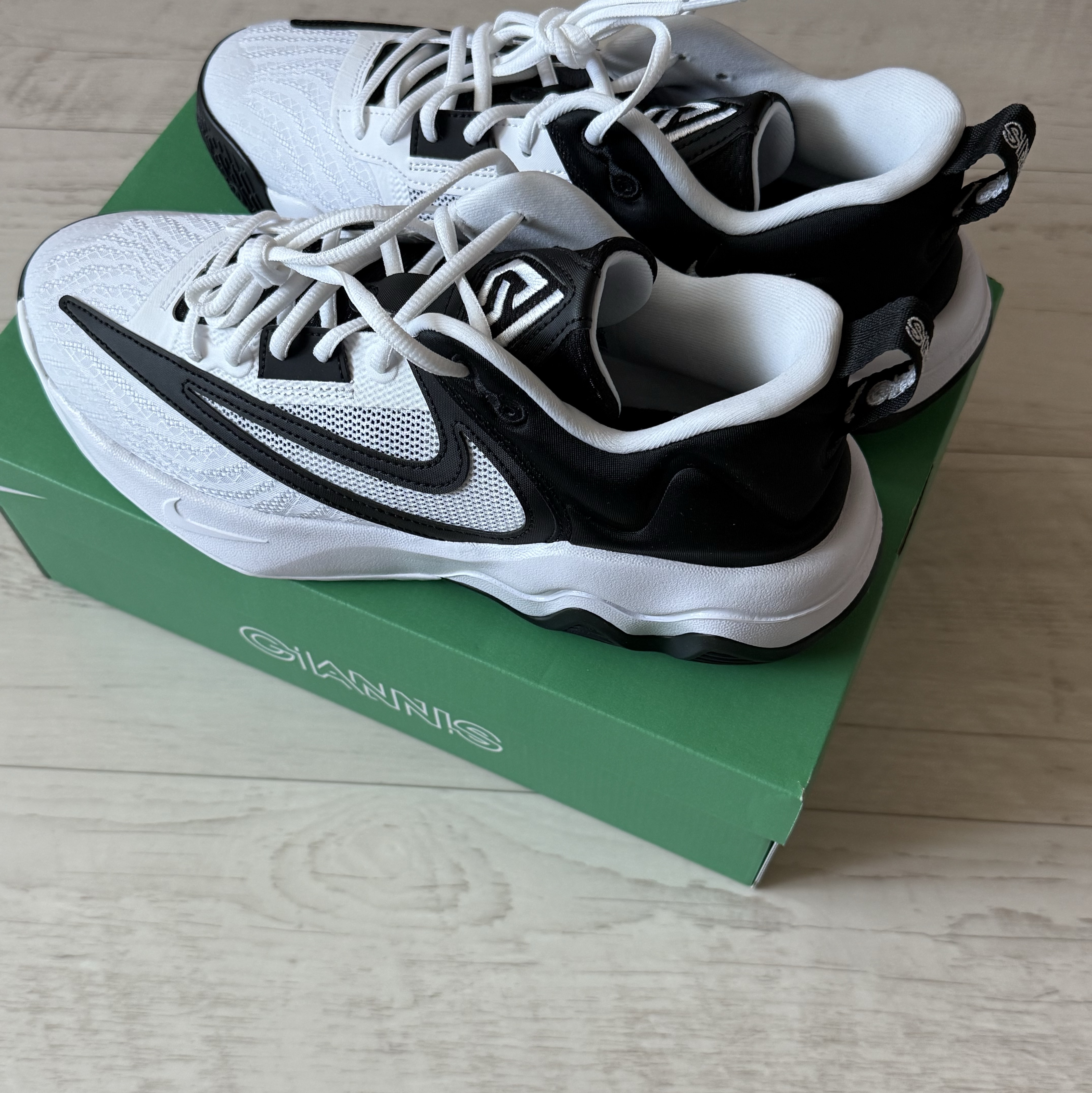 Nike Giannis Immortality 3 EP White Black 착용 스타일
