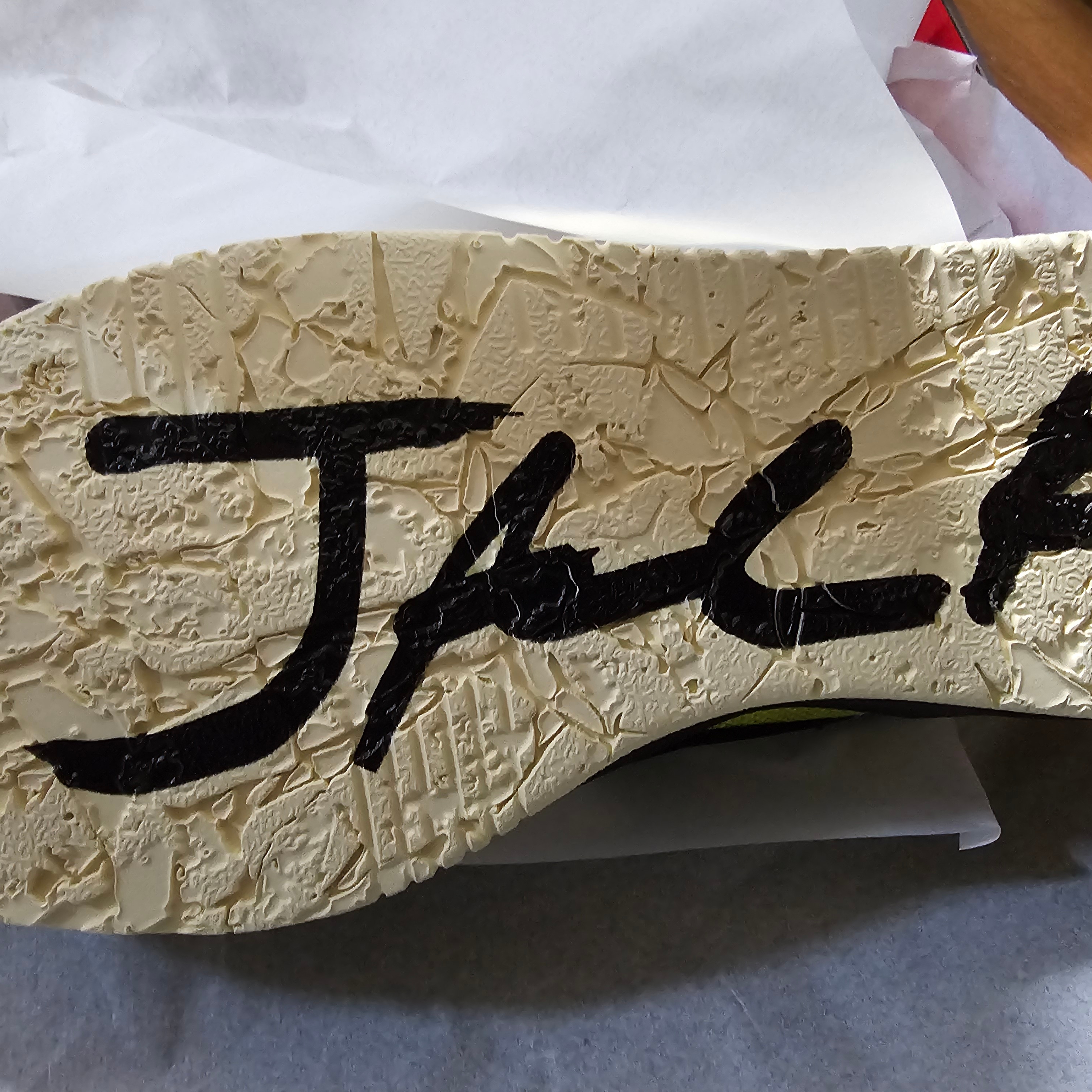 Jordan x Travis Scott Jumpman Jack TR Bright Cactus 착용 스타일 - 4