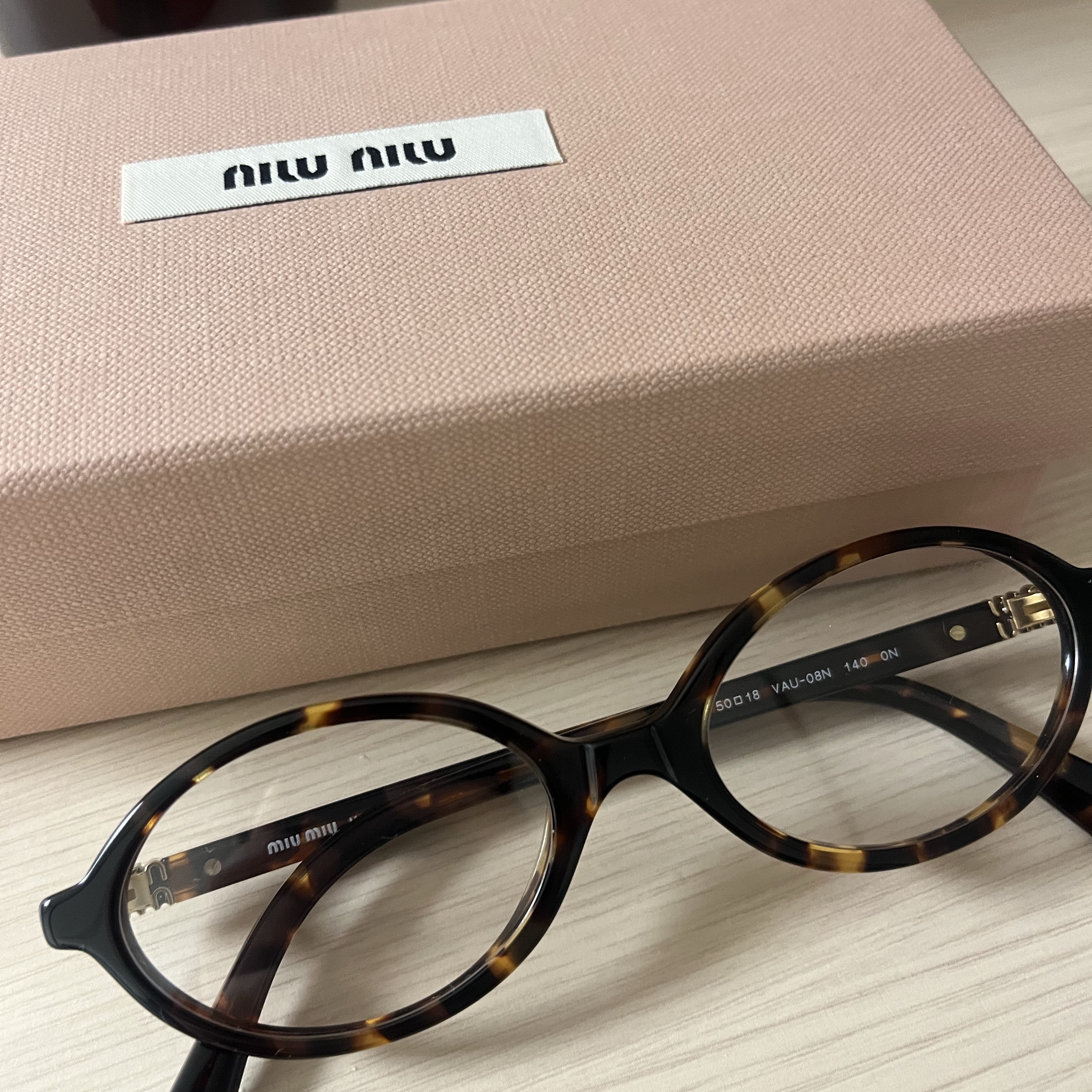 (W) Miu Miu Regard Sunglasses Blue Lenses Honey Tortoiseshell Acetate Standard fit 착용 스타일