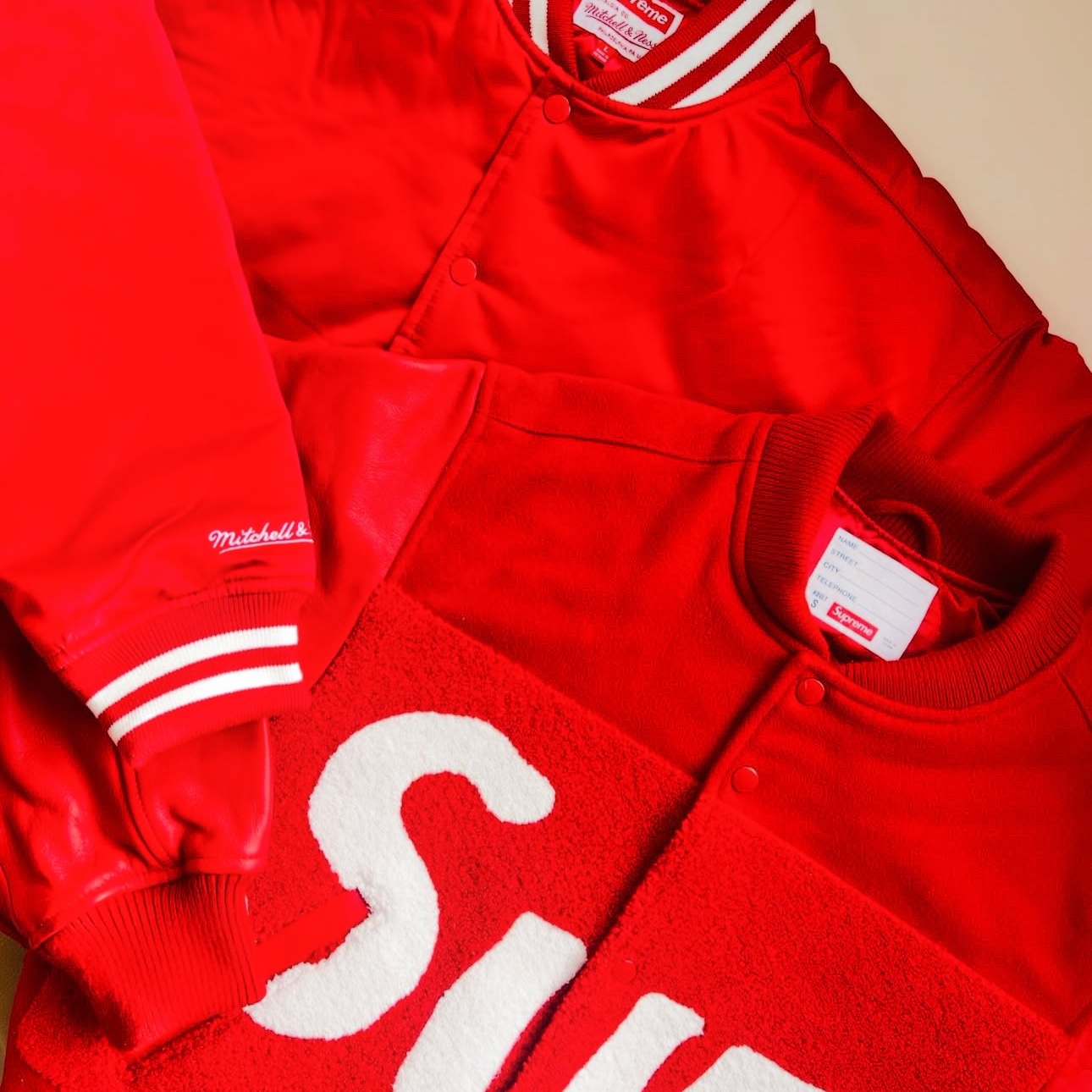 Supreme Mitchell & Ness Satin Varsity Jacket Red - 24FW 착용 스타일 - 2
