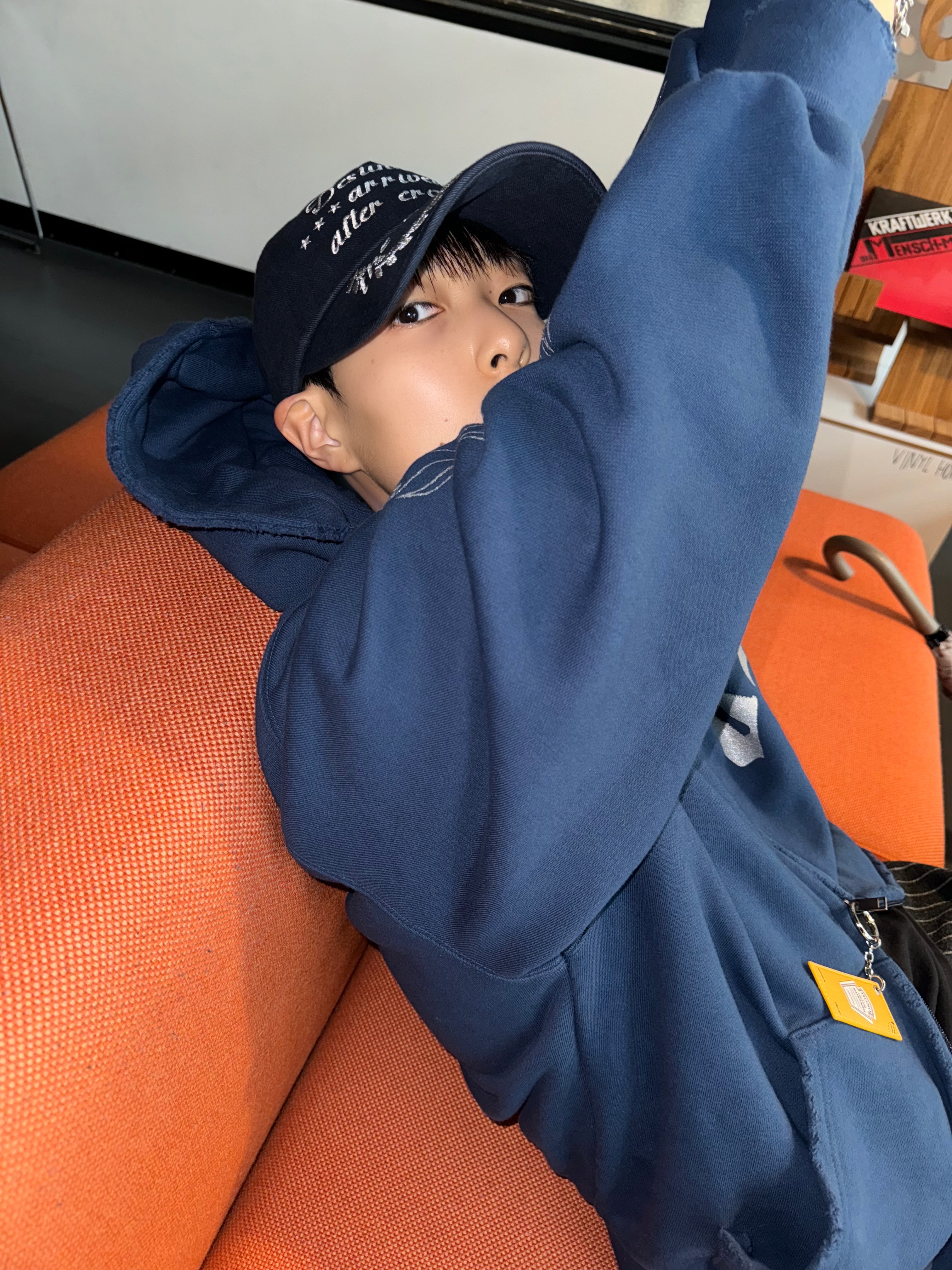 Hono Report Object Keyring Mustard, Hono Report Leaf Bracelet 착용 스타일 - 3